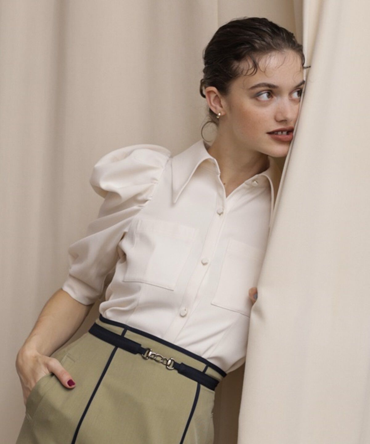 REDYAZEL「パワーショルダー襟付きブラウス」|シャツ・ブラウス|