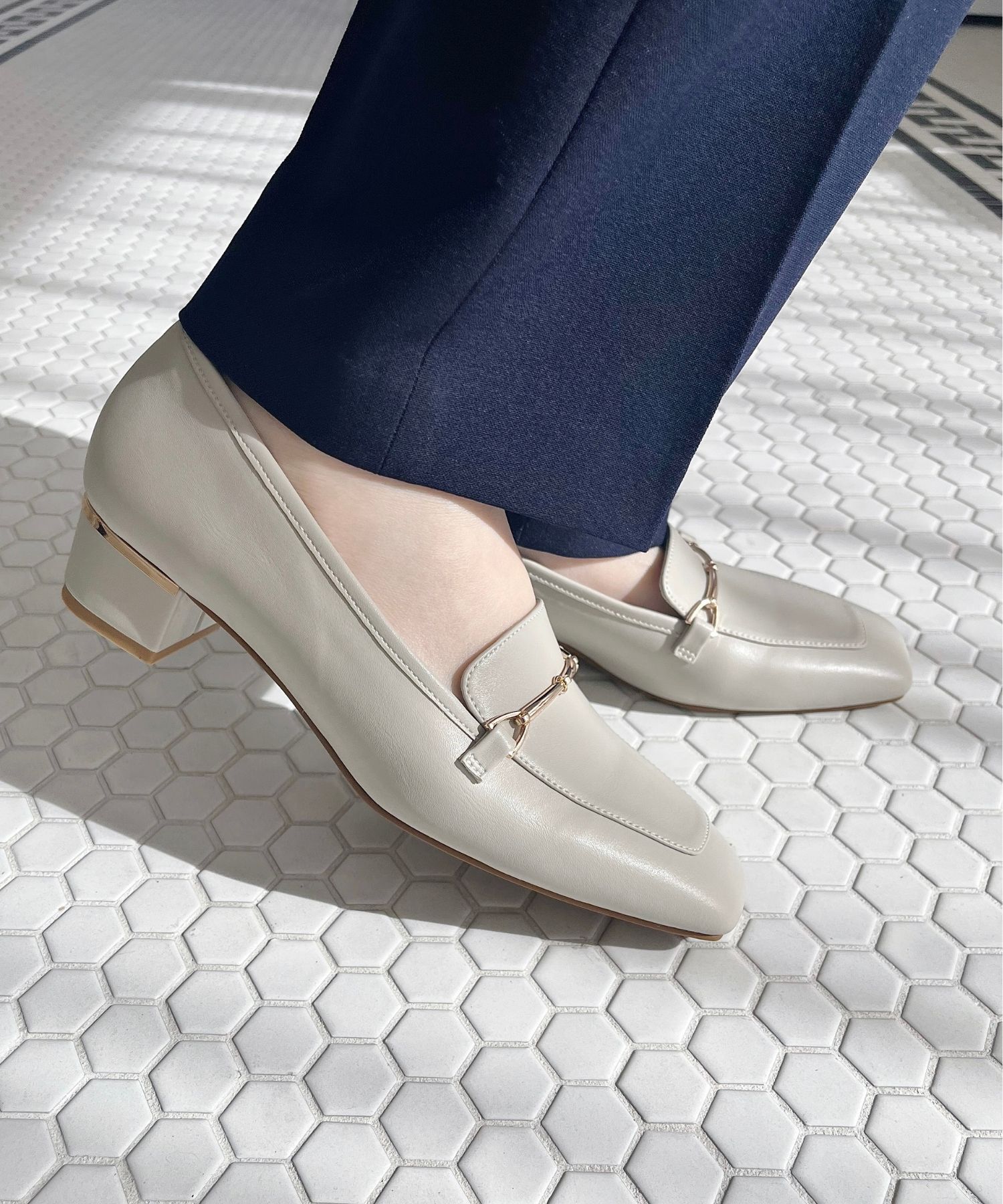 WA Oriental TRaffic「●人気シリーズ●メタリックラインビットヒールローファー/52101 ローファー」|パンプス|GREY