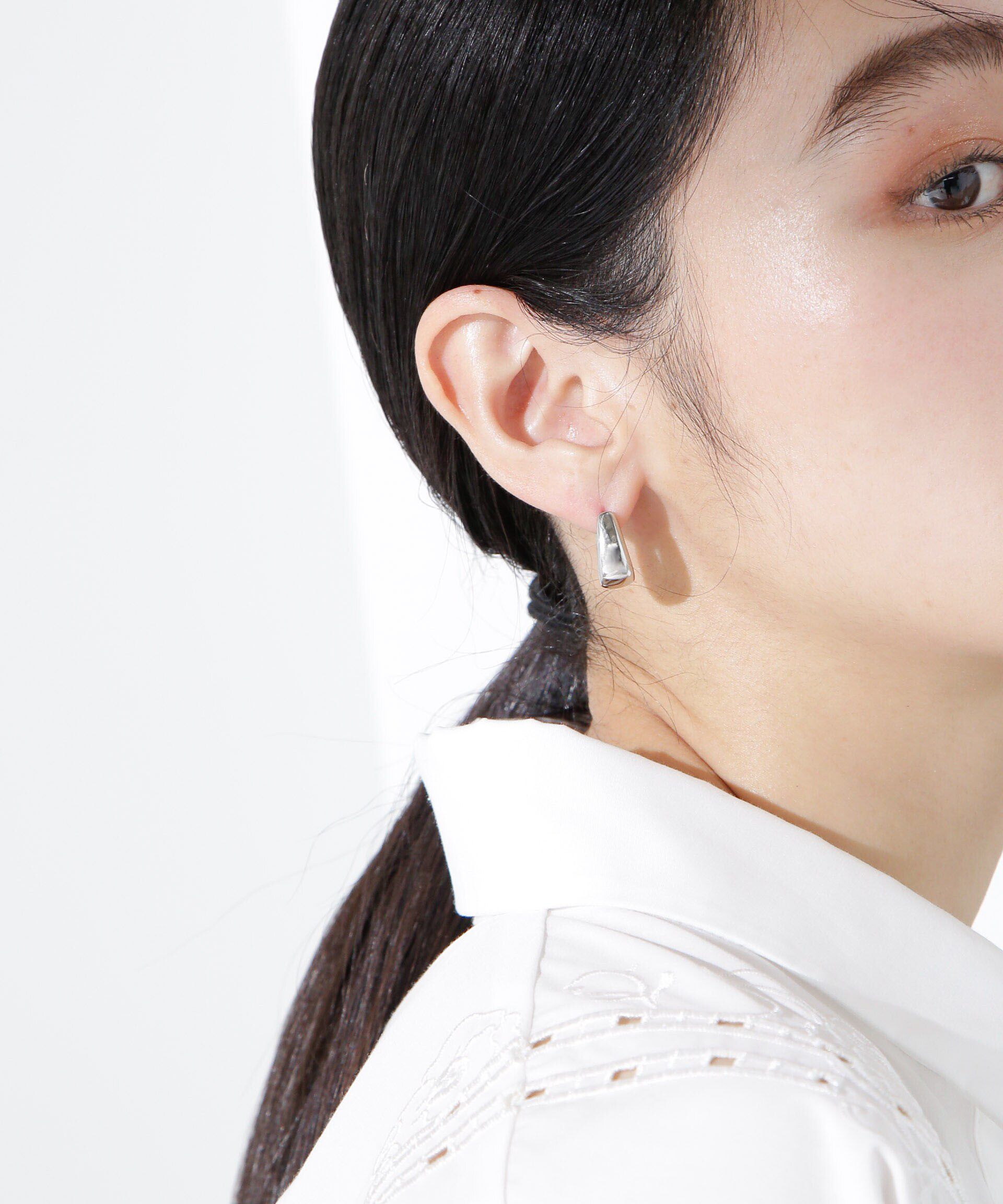 nano･universe「スクエアオーバルピアス」|ピアス|シルバー