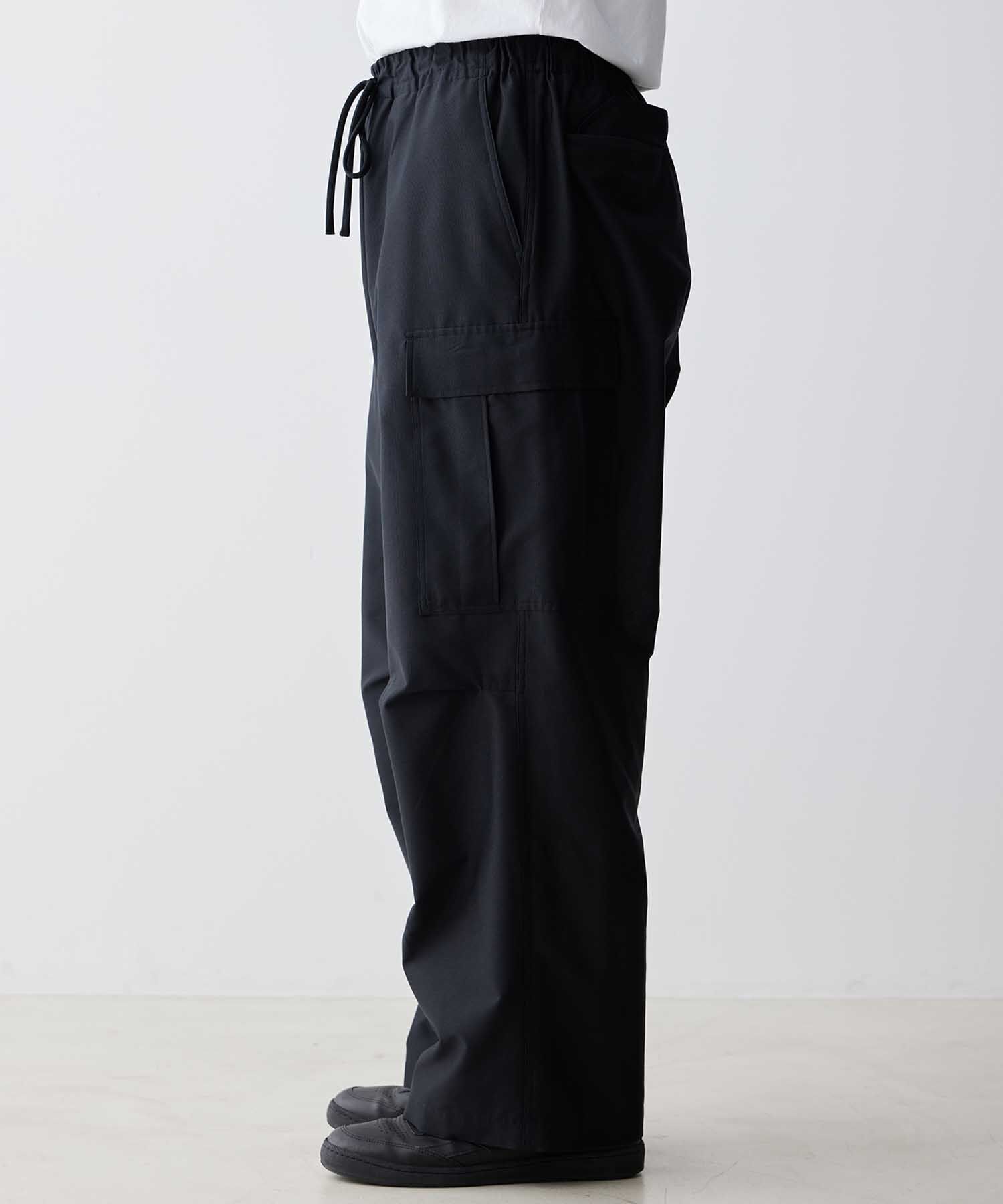 ADAM ET ROPE'「【(F)LIGHT/フライト】超軽量 ワイド イージー カーゴパンツ / 速乾 / ストレッチ / イージーケア」|カーゴ|