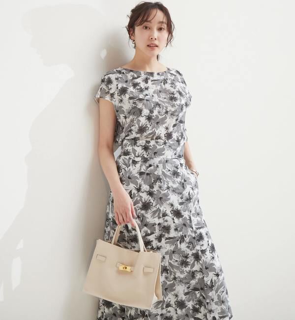 TIARA「カルゼフラワープリントバックボタンTブラウス」|シャツ・ブラウス|