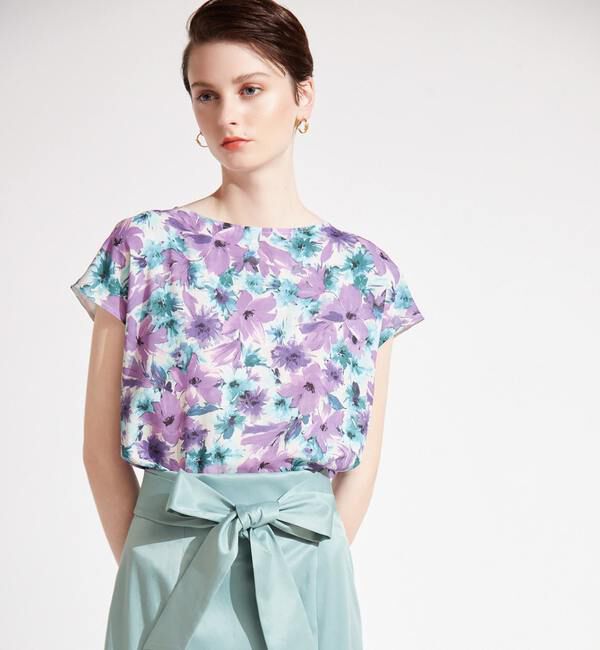 TIARA「カルゼフラワープリントバックボタンTブラウス」|シャツ・ブラウス|パープル