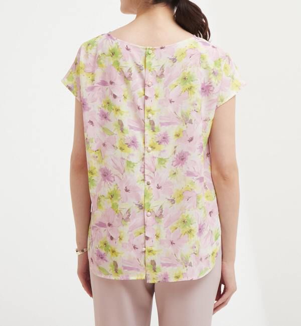 TIARA「カルゼフラワープリントバックボタンTブラウス」|シャツ・ブラウス|