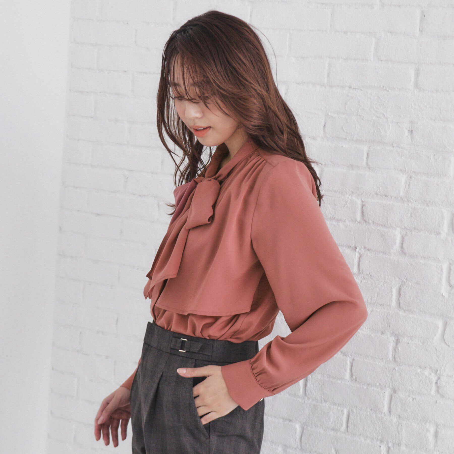 index「《5color/XS-LLsize》レイヤードボウタイブラウス【洗濯機洗い可/イージーアイロン】」|シャツ・ブラウス|