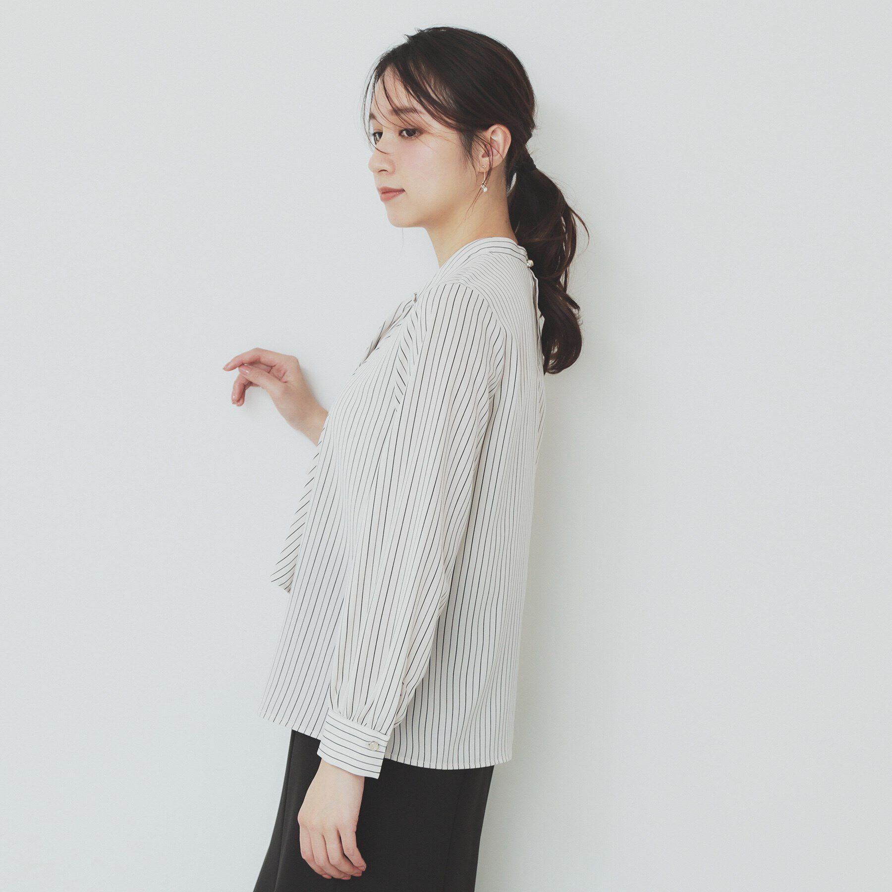 index「《美人百花掲載》アシンメトリーボウタイブラウス【洗濯機洗い可/防シワ】」|シャツ・ブラウス|