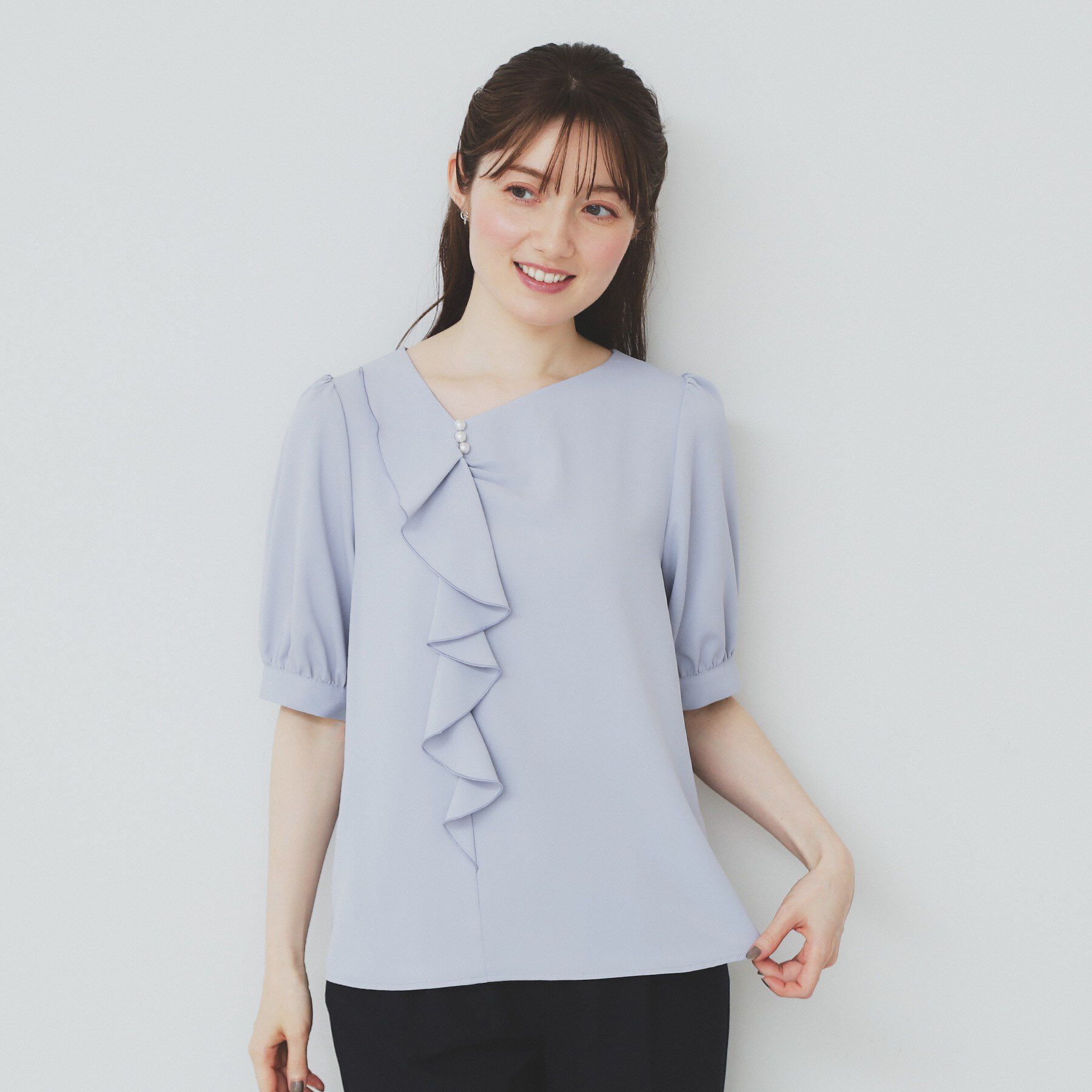 index「アシメフリルパール調ブラウス【洗濯機洗い可/イージーアイロン】」|シャツ・ブラウス|