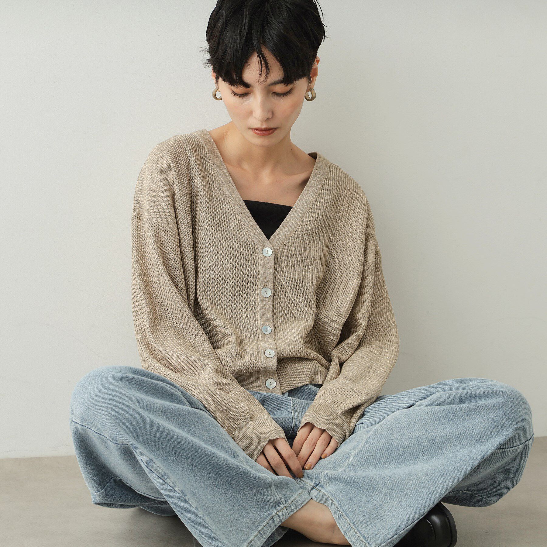 OPAQUE.CLIP「ラメメッシュVネックニットカーディガン【洗濯機洗い可/抗ピル】」|カーディガン|ライトベージュ(05