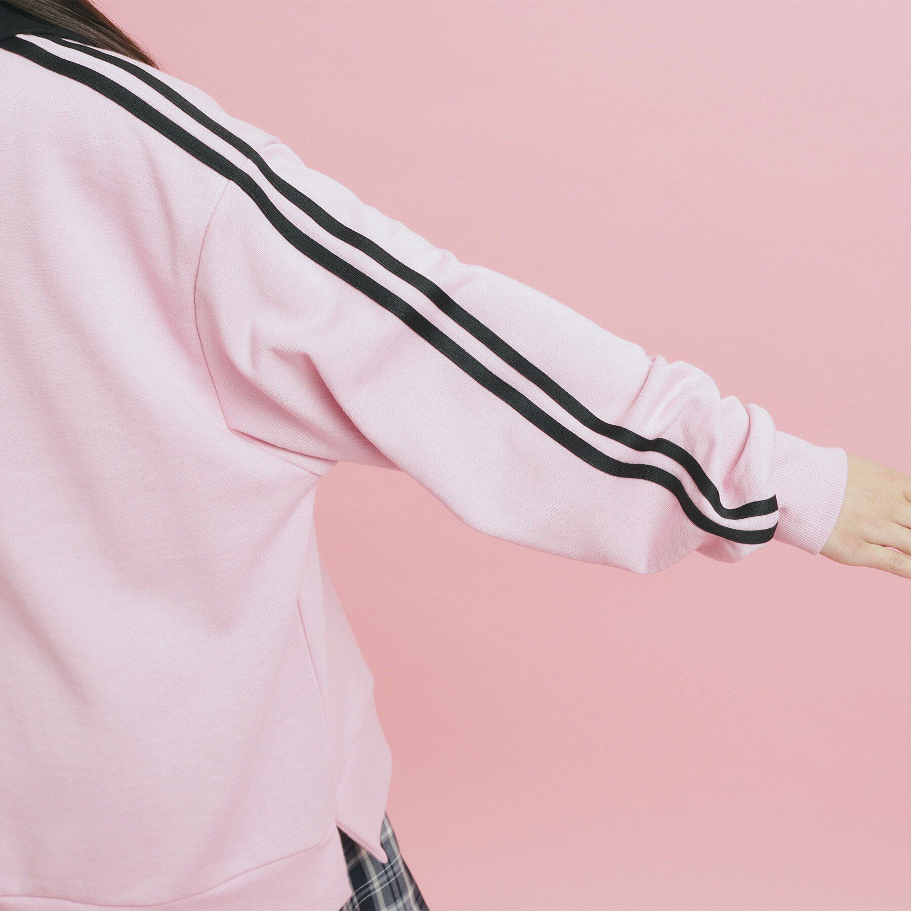 PINK-latte「トレンドVネックゲームシャツ」|Tシャツ・カットソー|