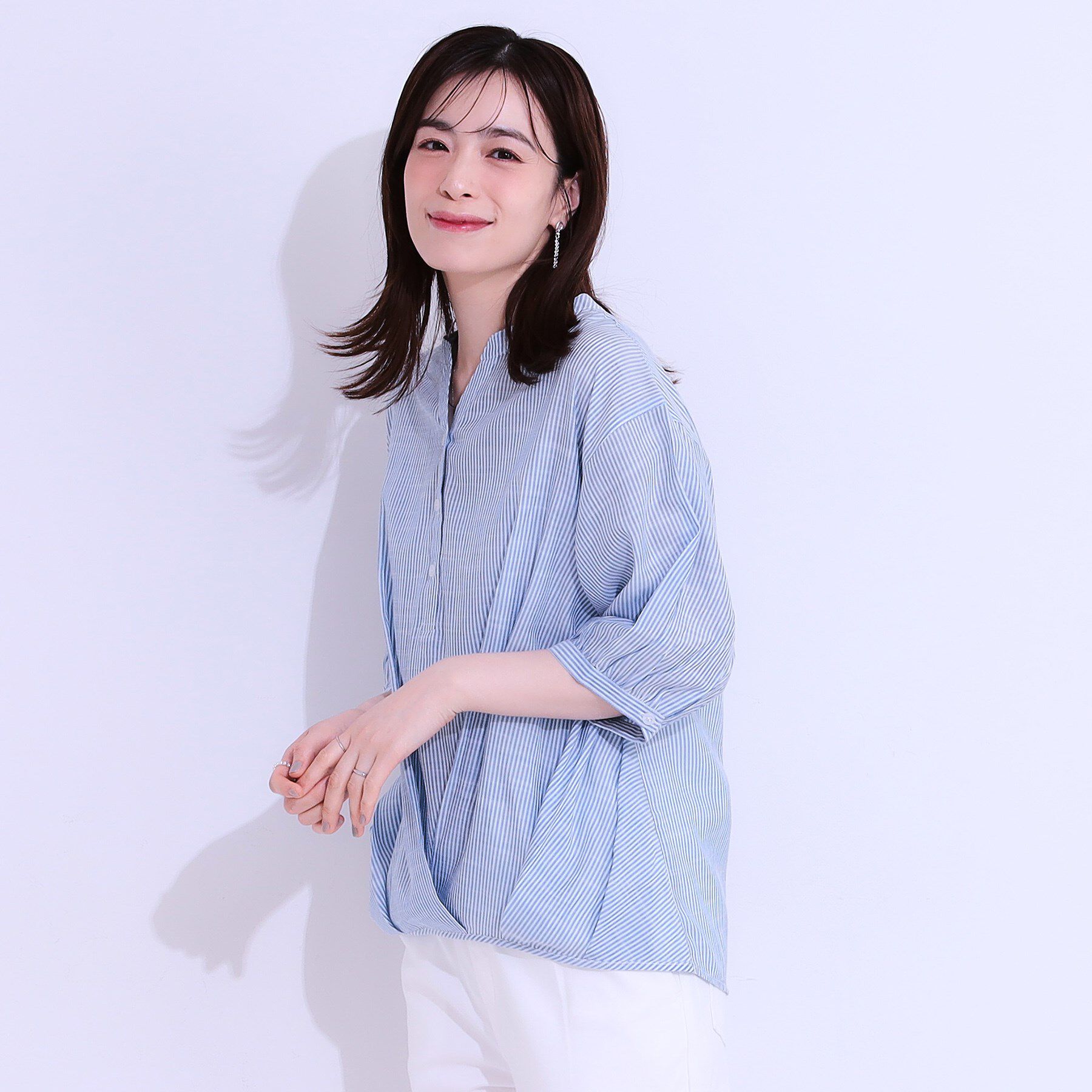 SHOO･LA･RUE「【S-LL】インせず腰回りすっきり フロントタックブラウス」|シャツ・ブラウス|