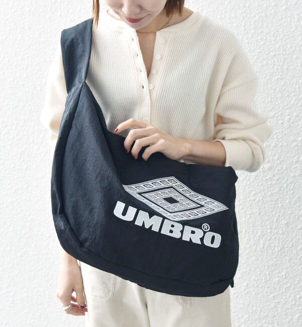 SHIPS any「【SHIPS any別注】UMBRO: LUMINOUS ビッグロゴ ショルダー バッグ◇」|ショルダー・メッセンジャー|ブラック