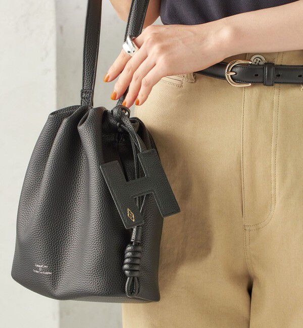 SHIPS for women「《予約》George Cinq:イニシャル チャーム（ブラック） 」|チャーム・キーホルダー|H