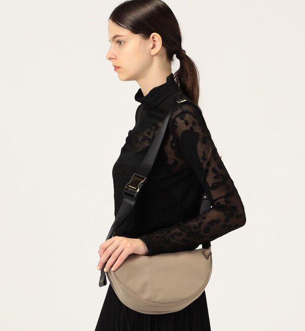 TOMORROWLAND GOODS「VIOLAd'ORO BIANCA ナイロンボディバッグ」|ショルダー・メッセンジャー|