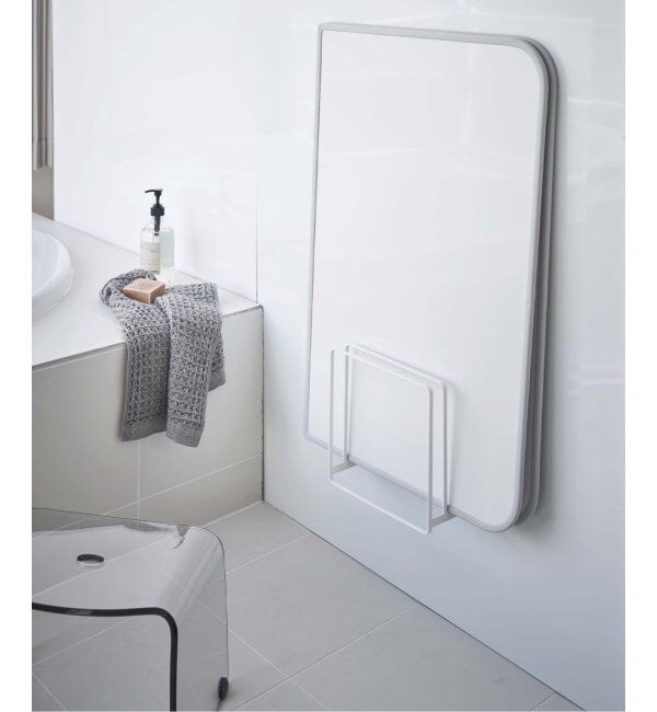 journal standard Furniture「《WEB限定》【tower/タワー】乾きやすいマグネット風呂蓋スタンド」|トイレタリー・ランドリーグッズ|ホワイト