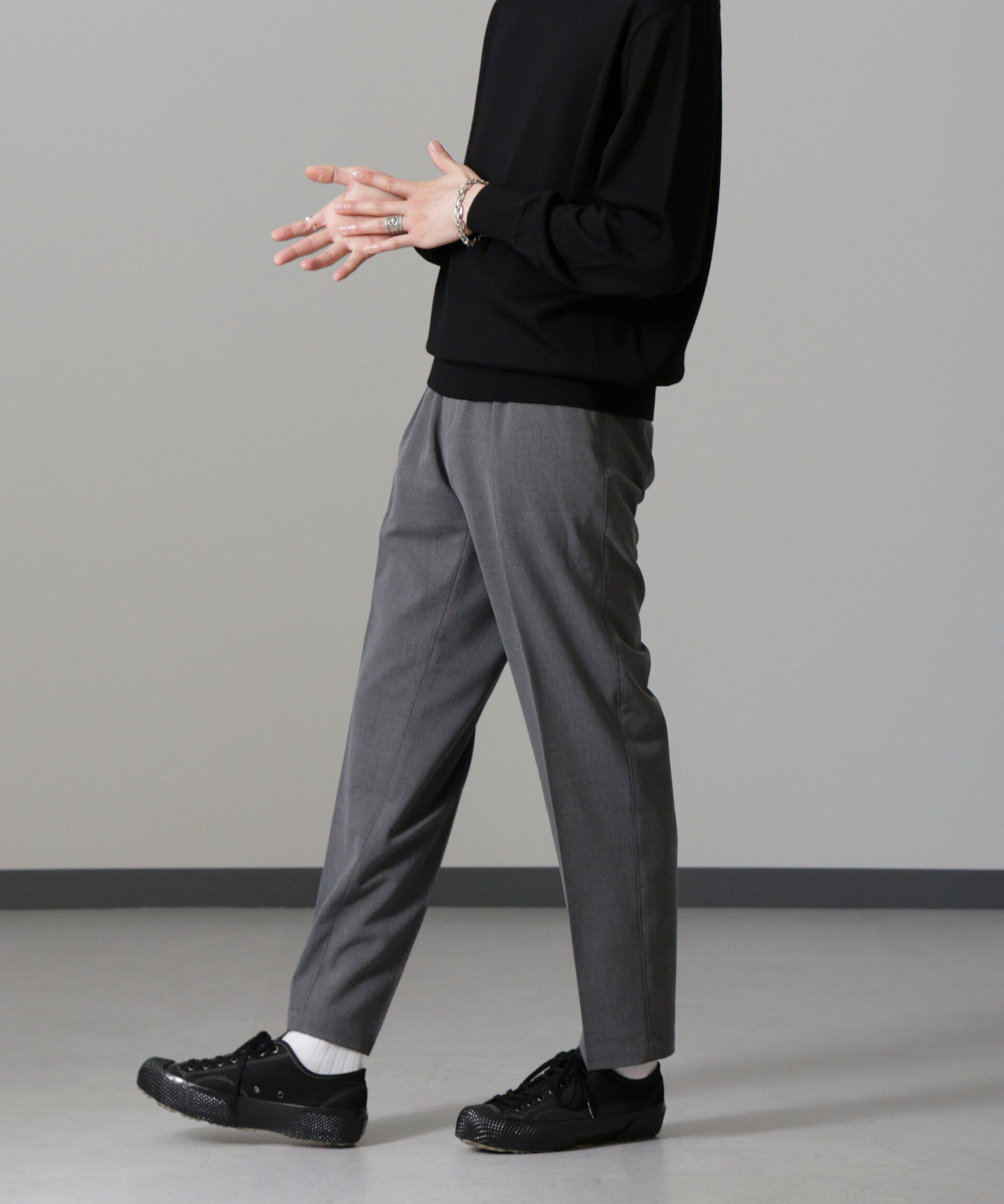 nano･universe「ALWAYS EASY ワンタックスラックス」|チノ|チャコール3