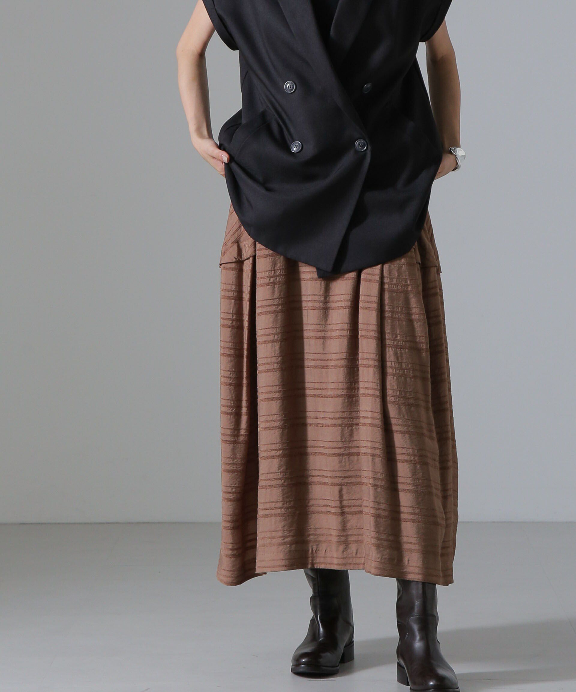 nano･universe「マルチボーダータックディティールスカート」|スカート|ベージュ