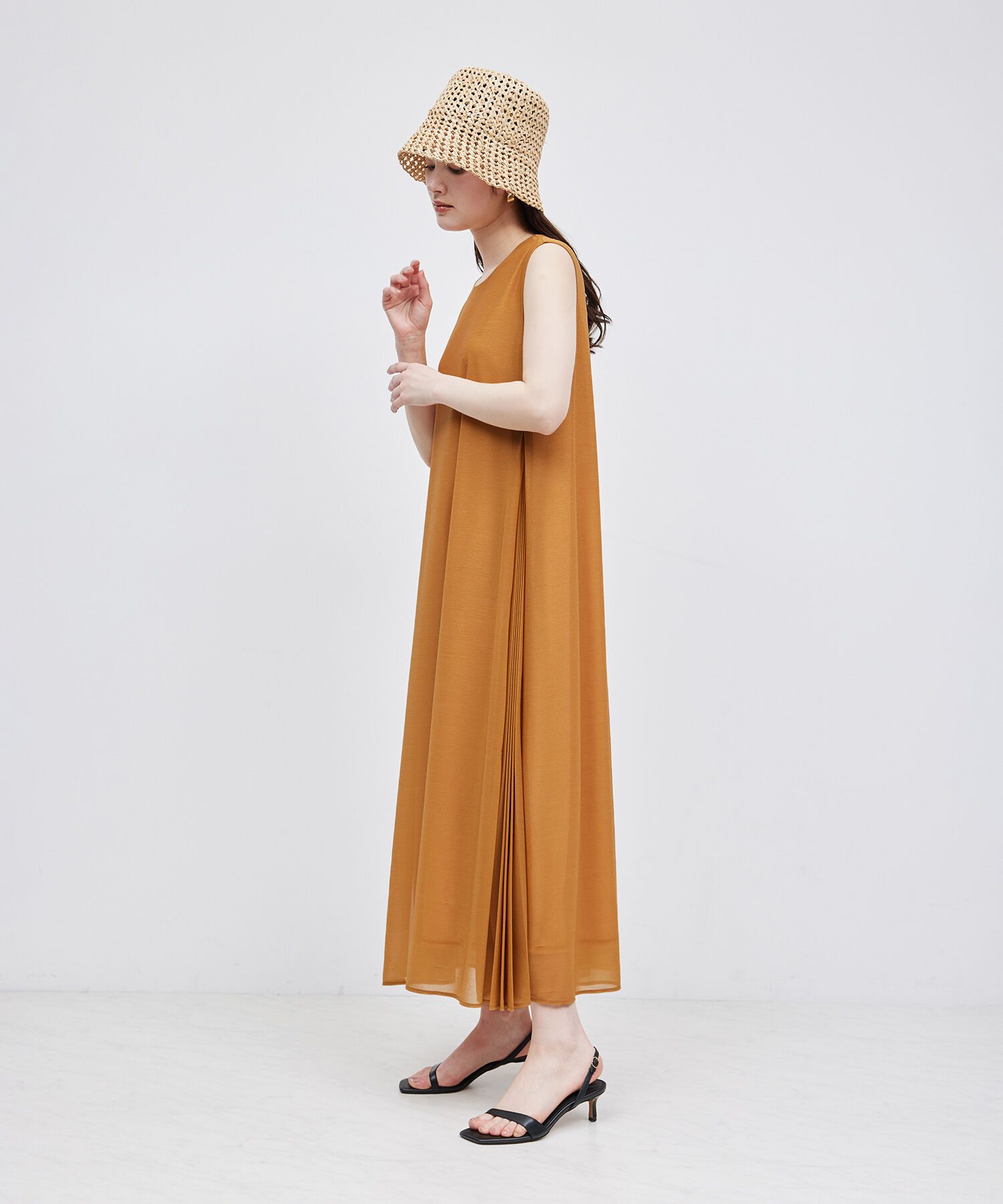 ROPE「【新色追加】エスパンディサイドプリーツワンピース【WEB限定/一部店舗限定】【メディア掲載】」|ワンピース|