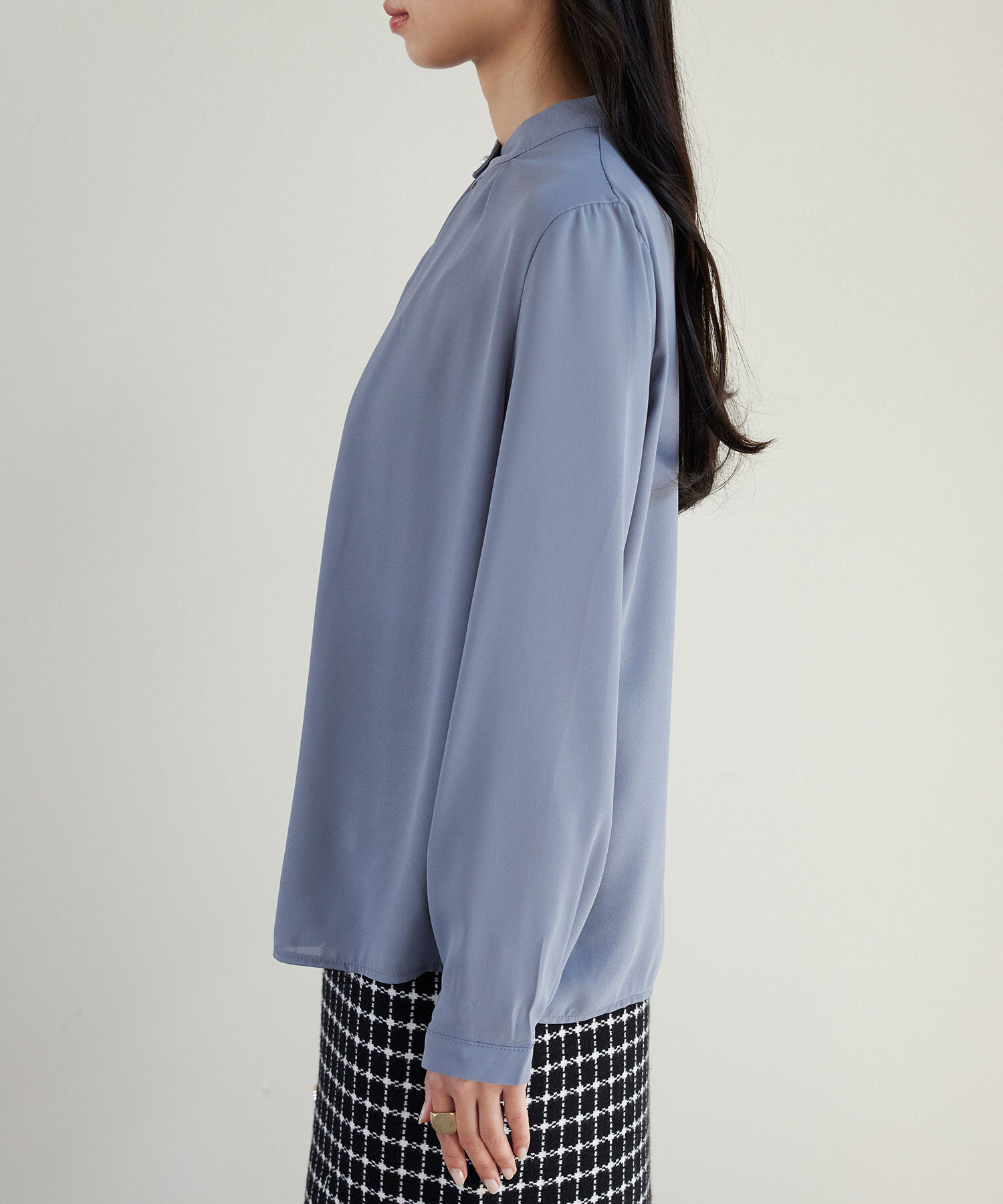 VIS「【WEB限定】チャイナＶカットブラウス」|シャツ・ブラウス|