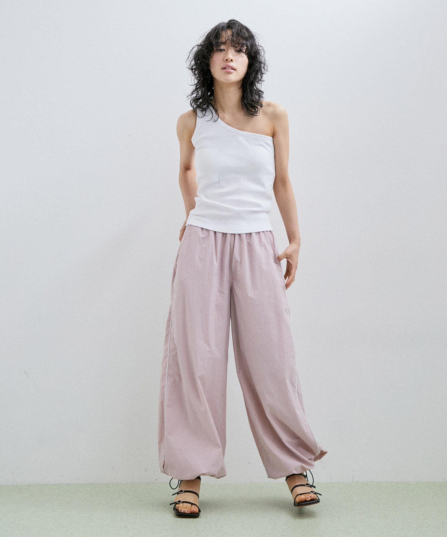 ADAM ET ROPE'「【Miller for ADAM ET ROPE'】Cup付ワンショルダー」|タンクトップ|