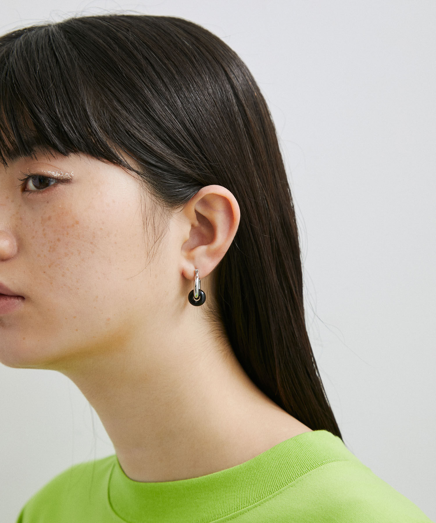 ADAM ET ROPE'「【LES BIJOUX】カラーリングフープピアス」|ピアス|ブラック(01)