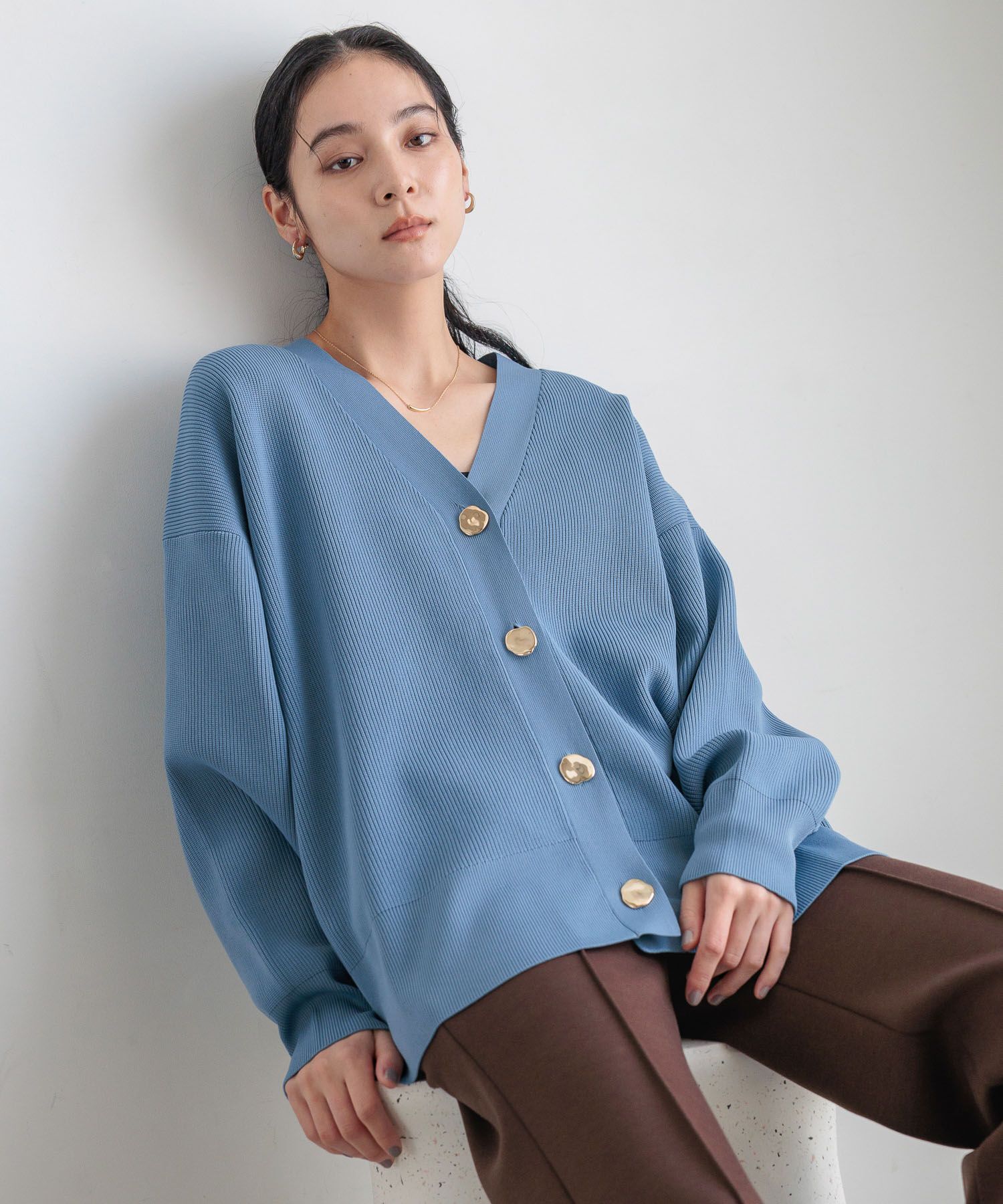 LOWRYS FARM「デコボタンＢＩＧＶカーディガン」|ニット・セーター|