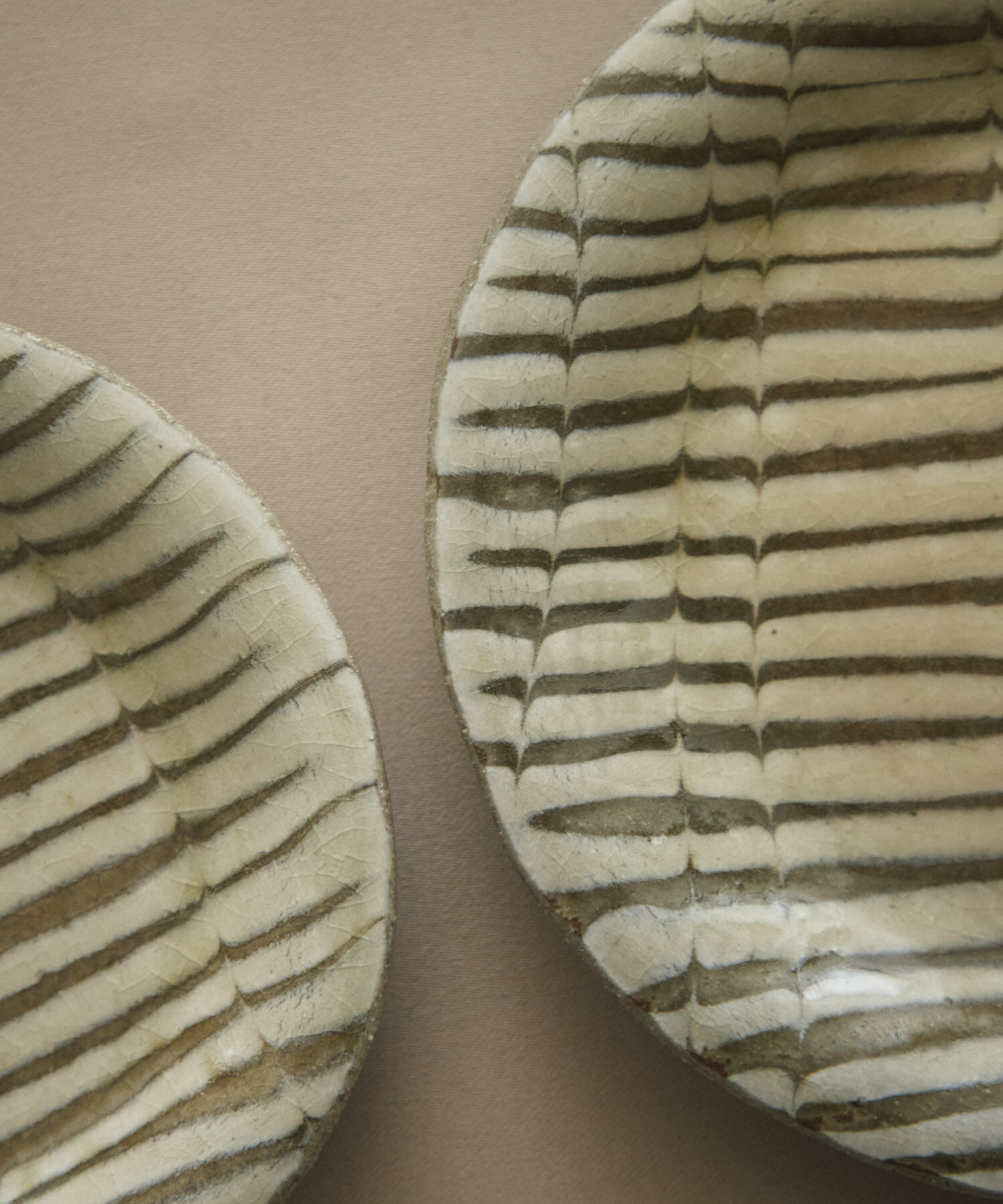 URBAN RESEARCH DOORS「塩幡桃子　4寸プレート フェザーコーム」|食器・キッチングッズ|