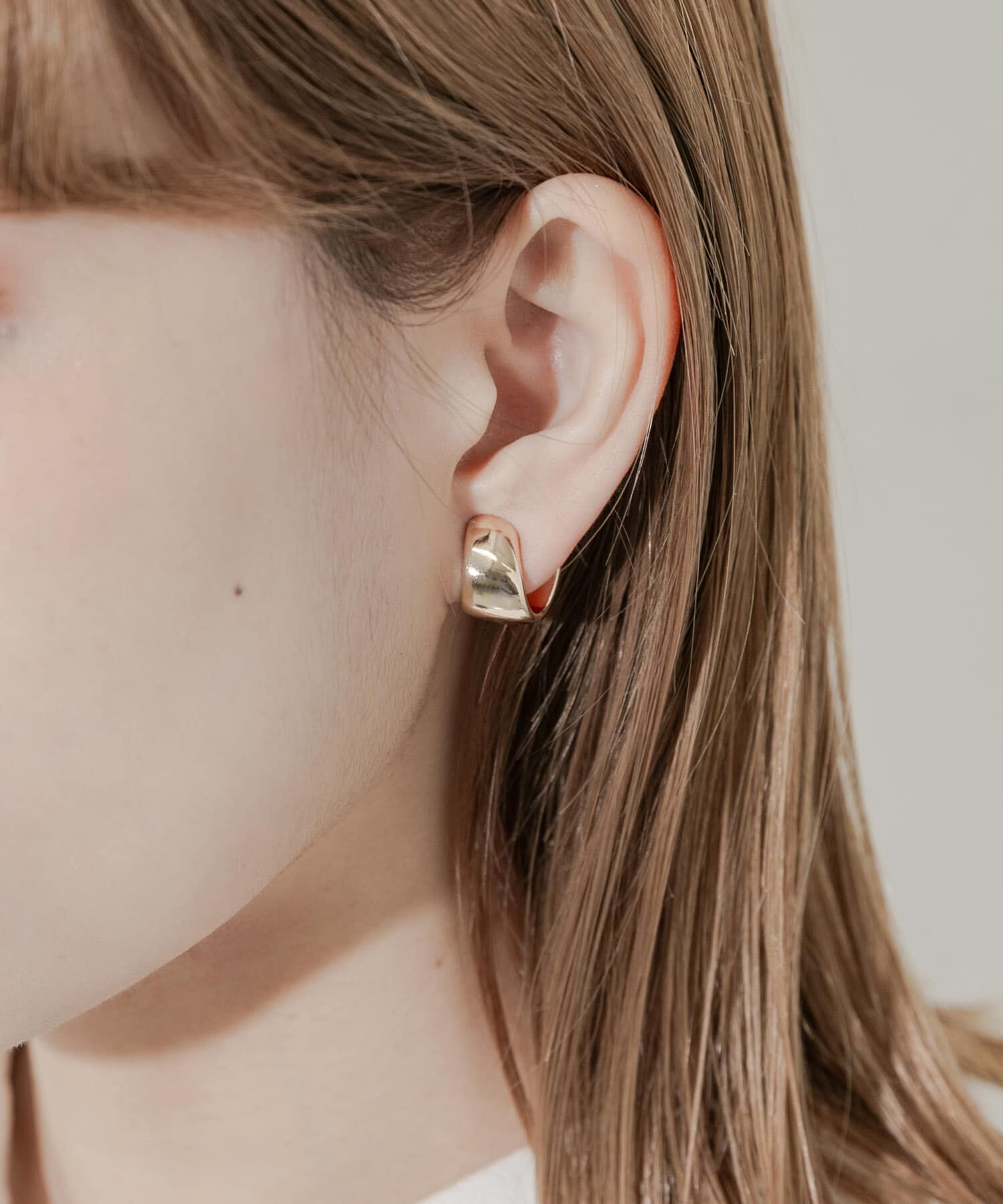 SMELLY「メタルワイドカーブイヤリング」|イヤリング|