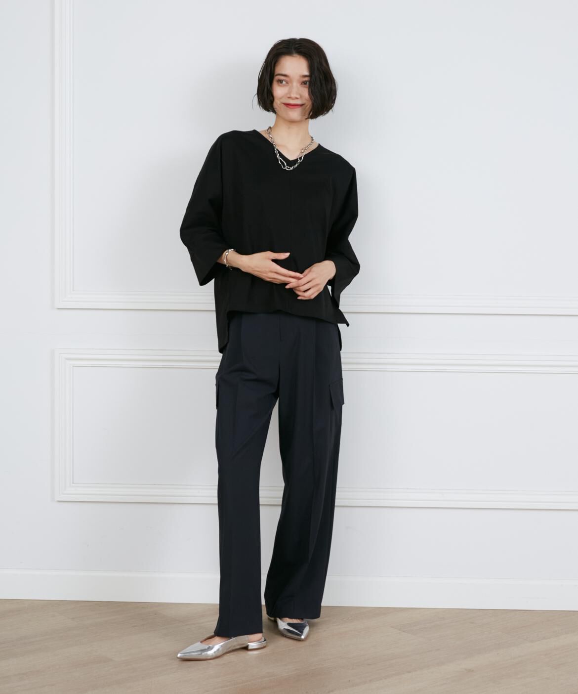 INED「《大きいサイズ》Vネックドルマンカットソー」|Tシャツ・カットソー|