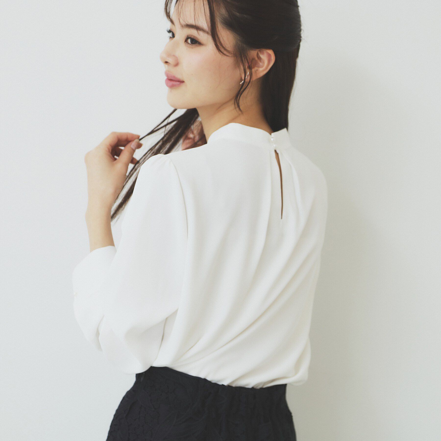 index「ハイネックスリットブラウス【洗濯機洗い可/イージーアイロン】」|シャツ・ブラウス|