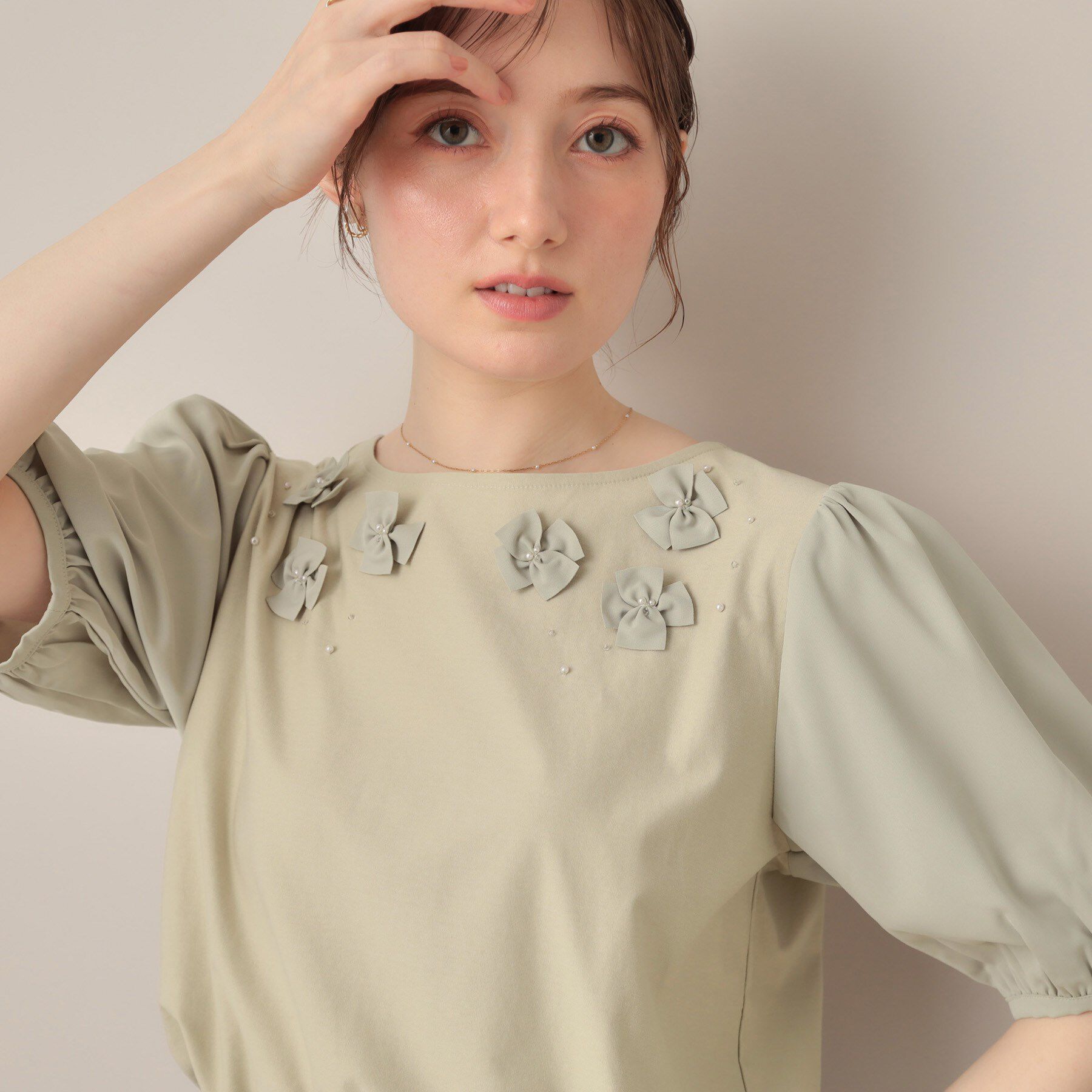 Couture broach「【接触冷感・UVカット】シフォンフラワーエンブロドッキングカットソー」|Tシャツ・カットソー|