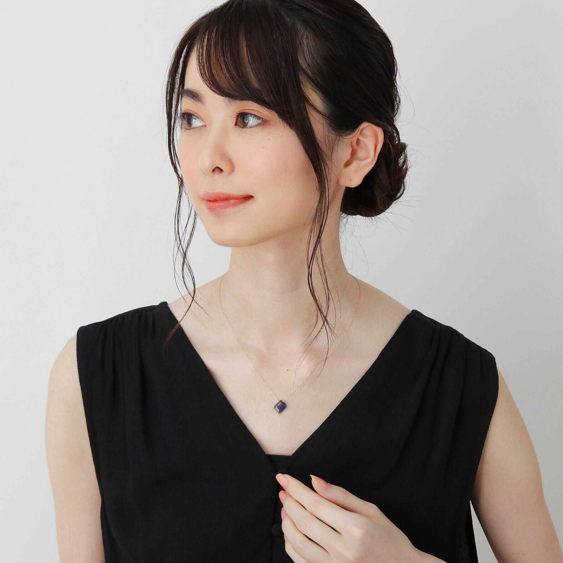 COCOSHNIK「カラーストーン（ラブラドライト）ティルト　ネックレス」|ネックレス|