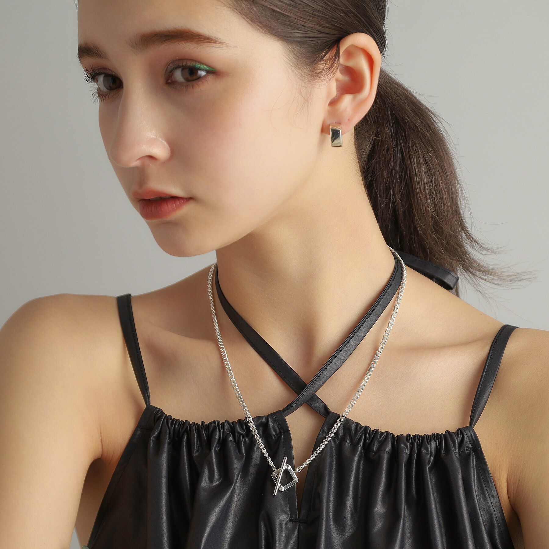 COCOSHNIK ONKITSCH「シルバー カーブチェーン スクエアマンテルネックレス」|ネックレス|