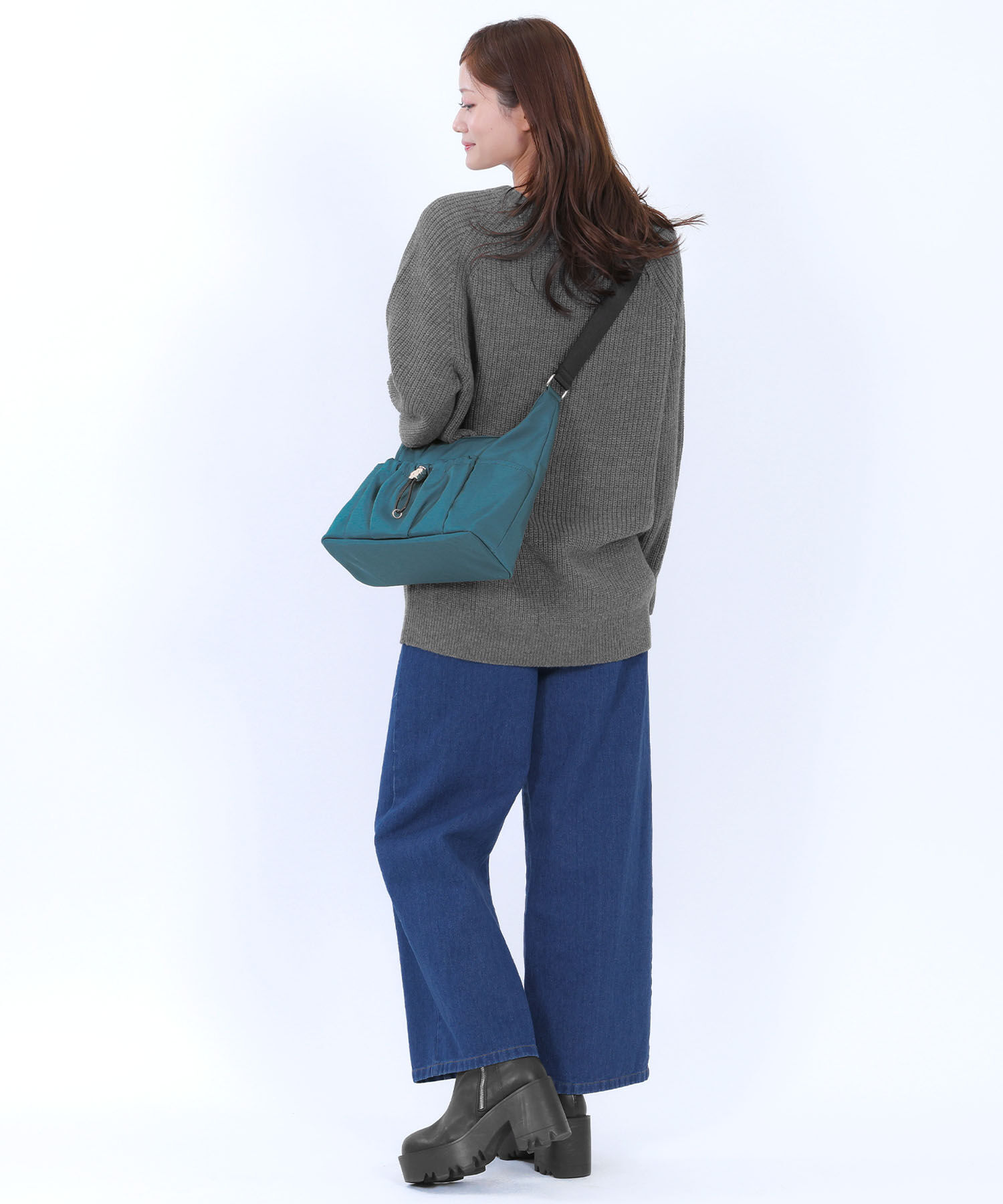 MARY QUANT「デイジードロストポケット ショルダー」|ショルダー・メッセンジャー|