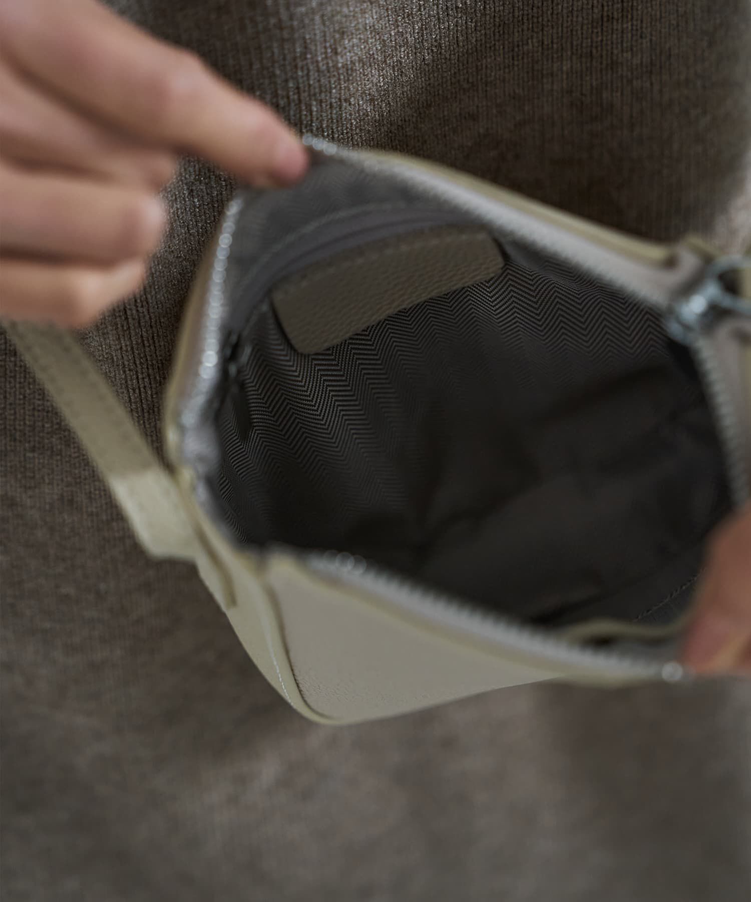 STYLE DELI「【DELI by】本革スマートショルダーポーチ」|ショルダー・メッセンジャー|