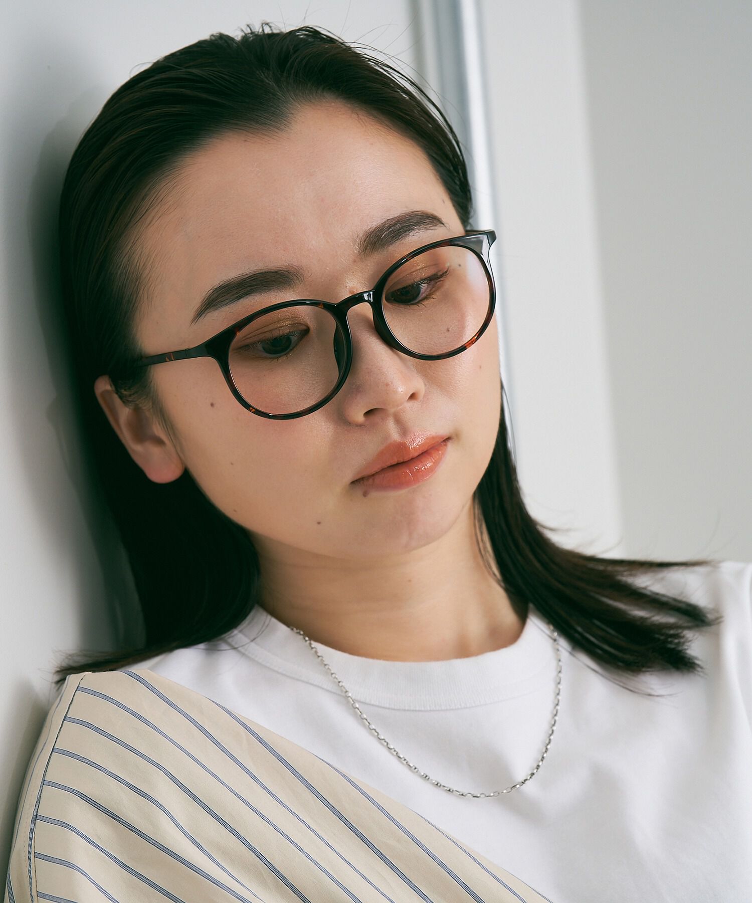  「【WEB限定】ウェリントン型 調光 サングラス レンズの色が変わるサングラス｜Zoff」|サングラス|