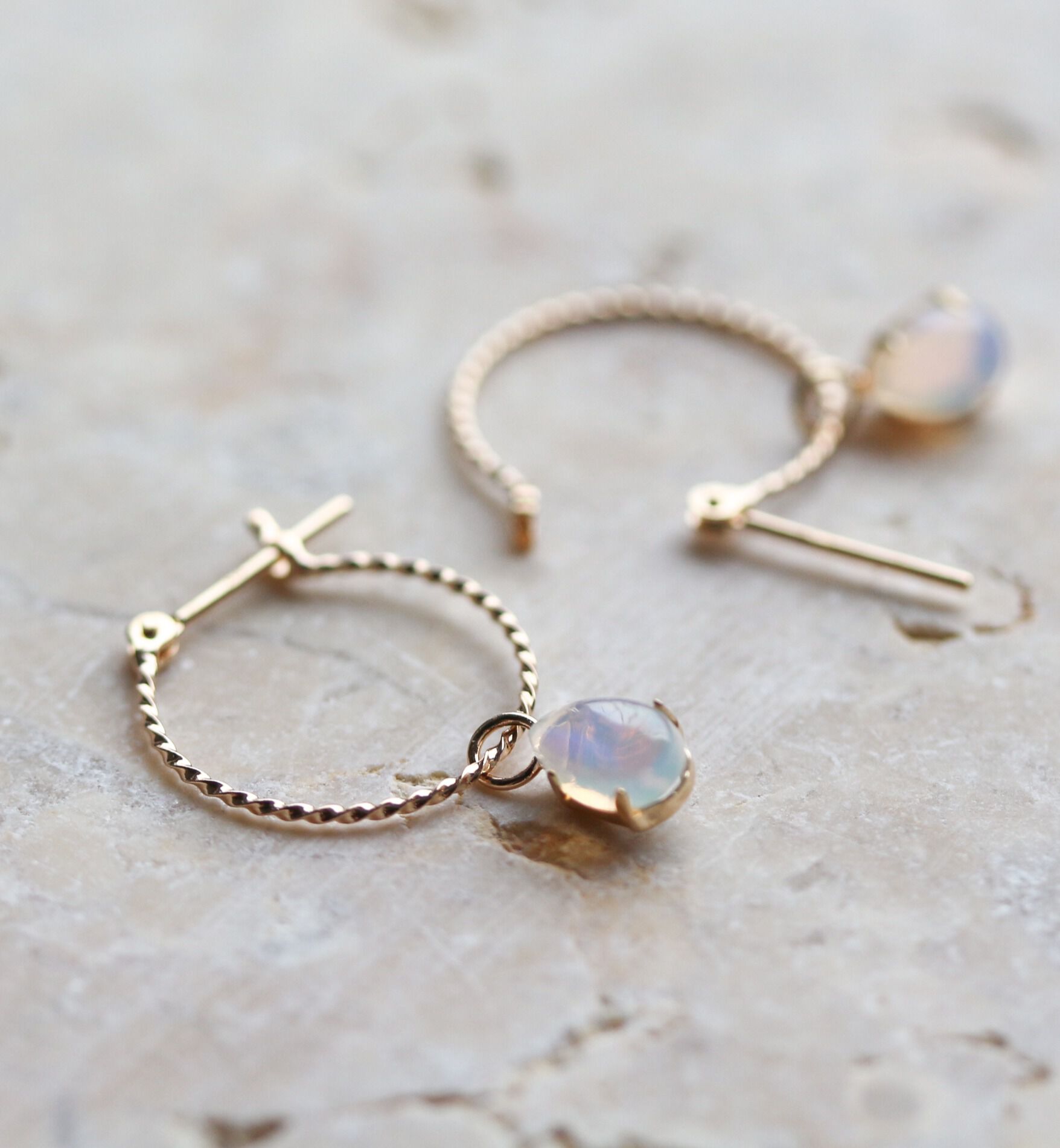  「オパール スナップ フープ ピアス  | K10YG」|ピアス|