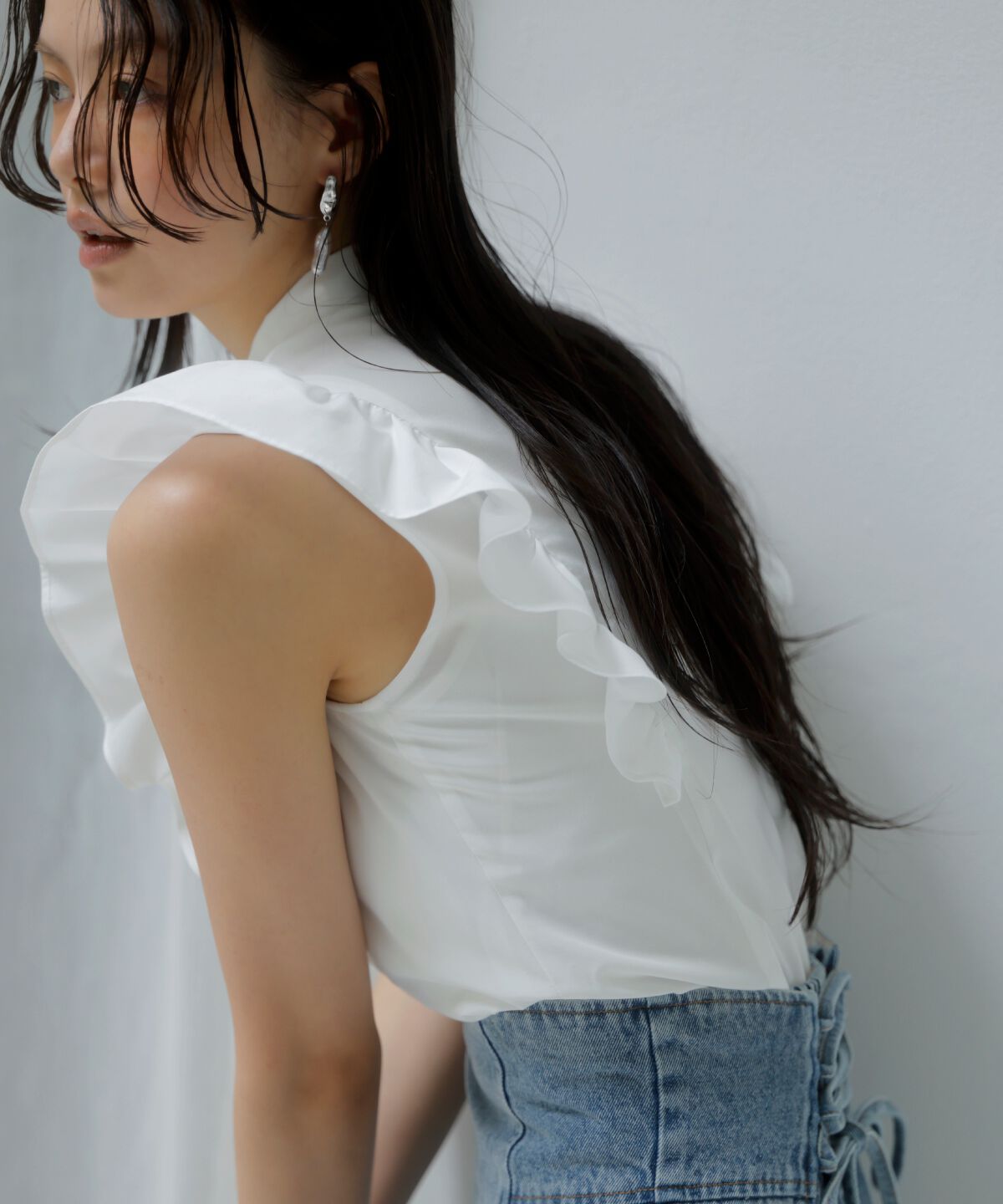 アンドクチュール「肩フリル刺繍シャツ」|シャツ・ブラウス|