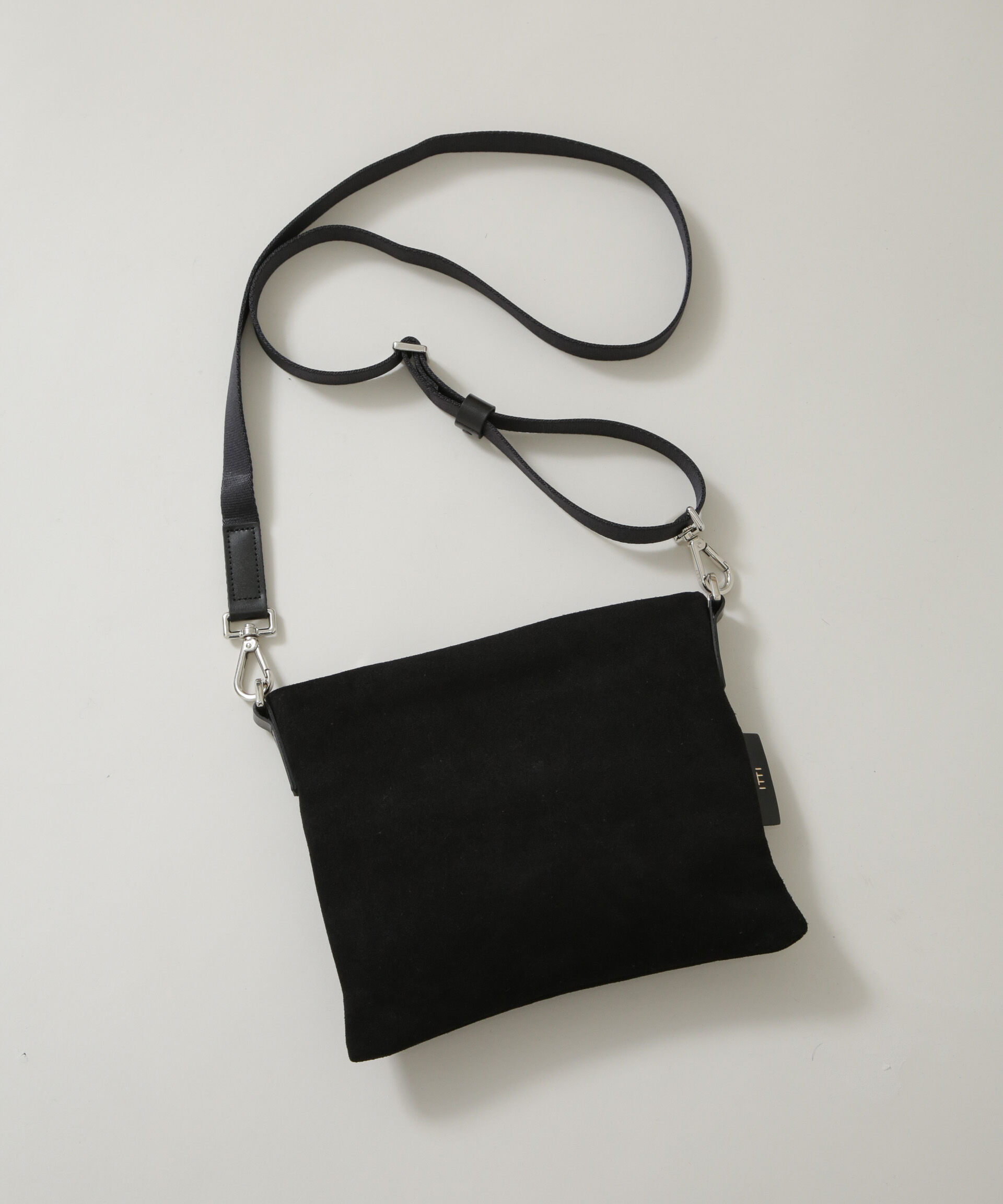 nano･universe「ITTI/別注 MARY SACOCHE / suede」|ショルダー・メッセンジャー|ブラック