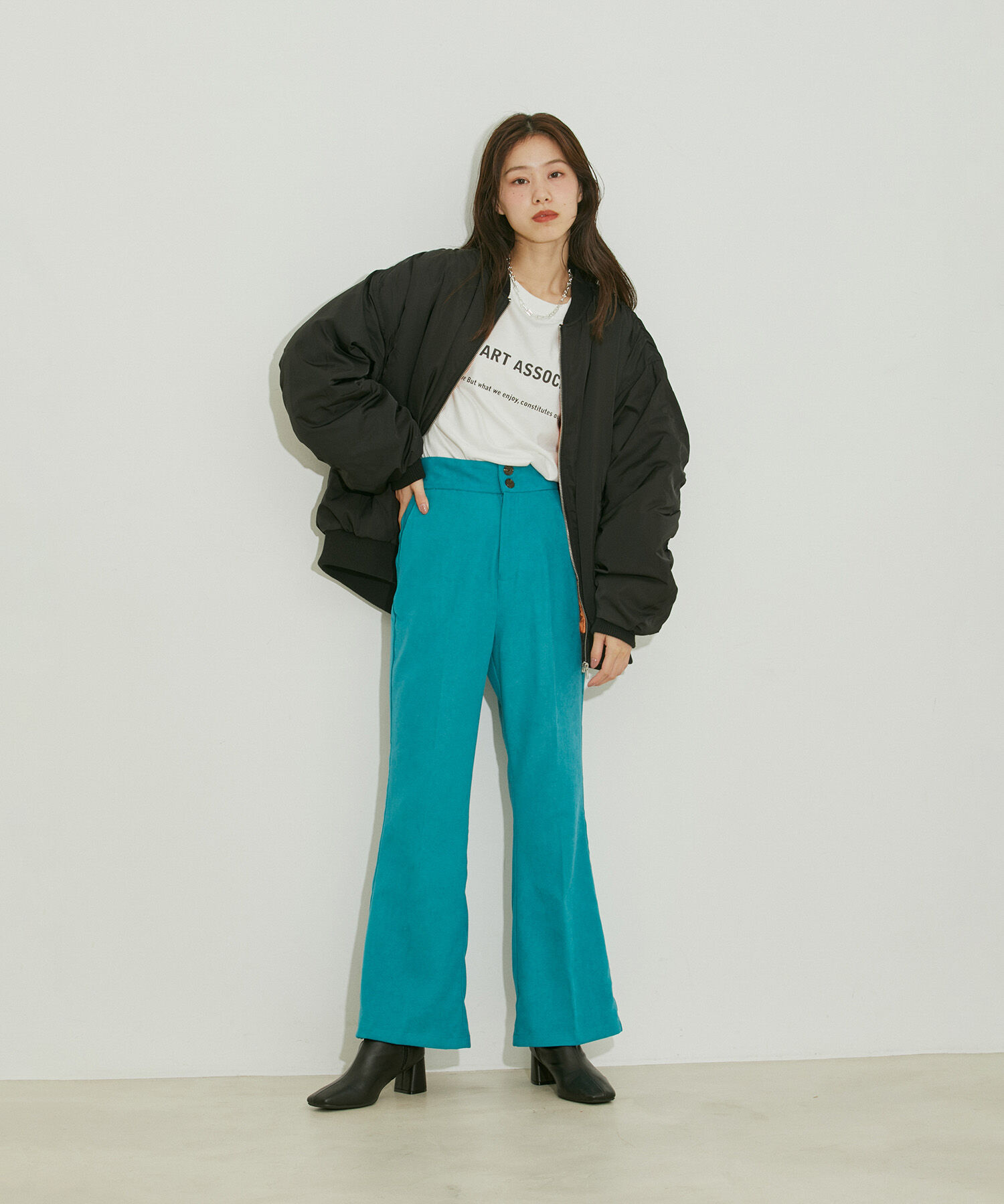 vis-a-vis「【WEB限定】起毛カラーフレアパンツ」|スラックス|