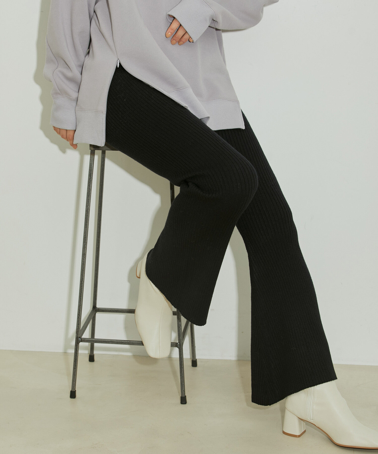 vis-a-vis「【WEB限定】もちっとリブニットカラーフレアパンツ」|スラックス|