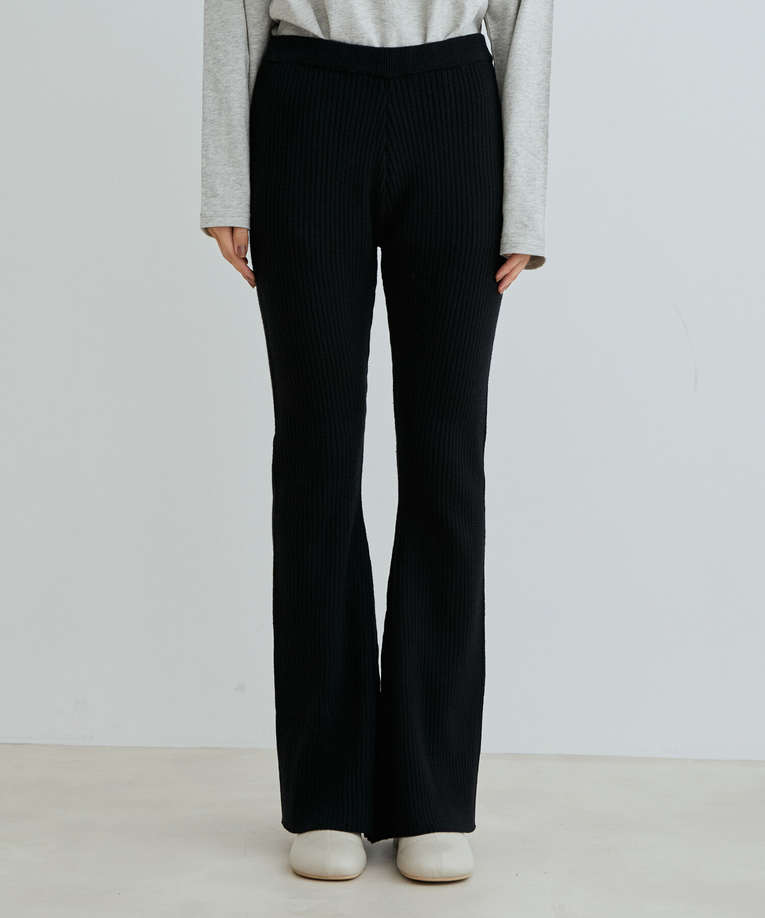 vis-a-vis「【WEB限定】もちっとリブニットカラーフレアパンツ」|スラックス|