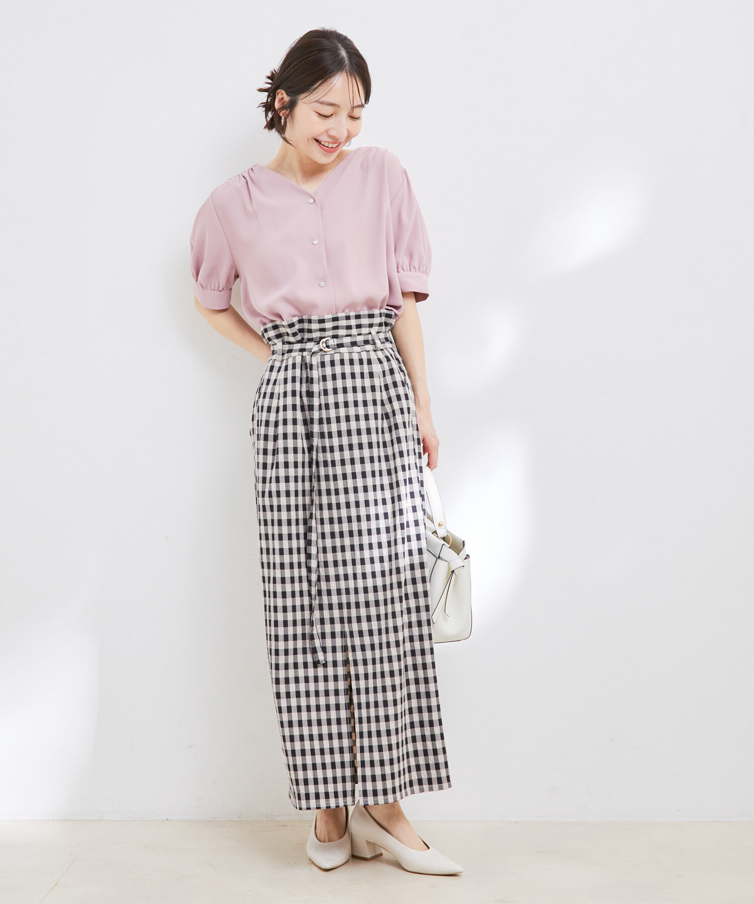 VIS「【防シワ・洗える】Vネック半袖ブラウス」|シャツ・ブラウス|