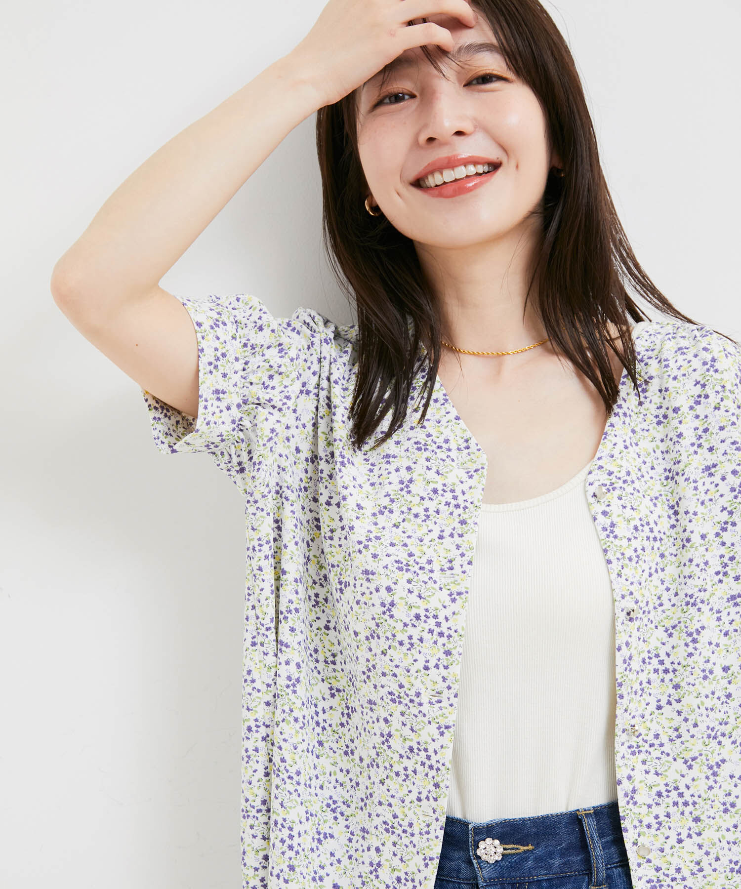 VIS「【防シワ・洗える】Vネック半袖ブラウス」|シャツ・ブラウス|