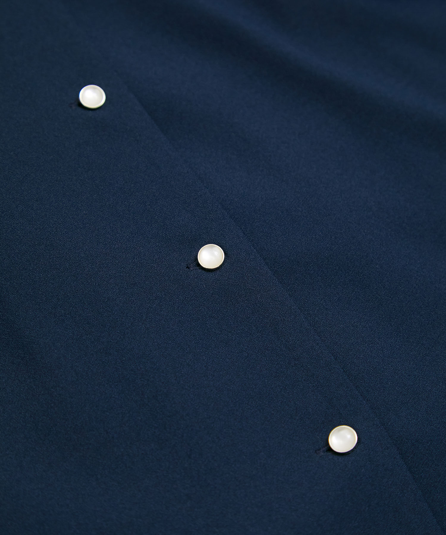 VIS「【防シワ・洗える】Vネック半袖ブラウス」|シャツ・ブラウス|