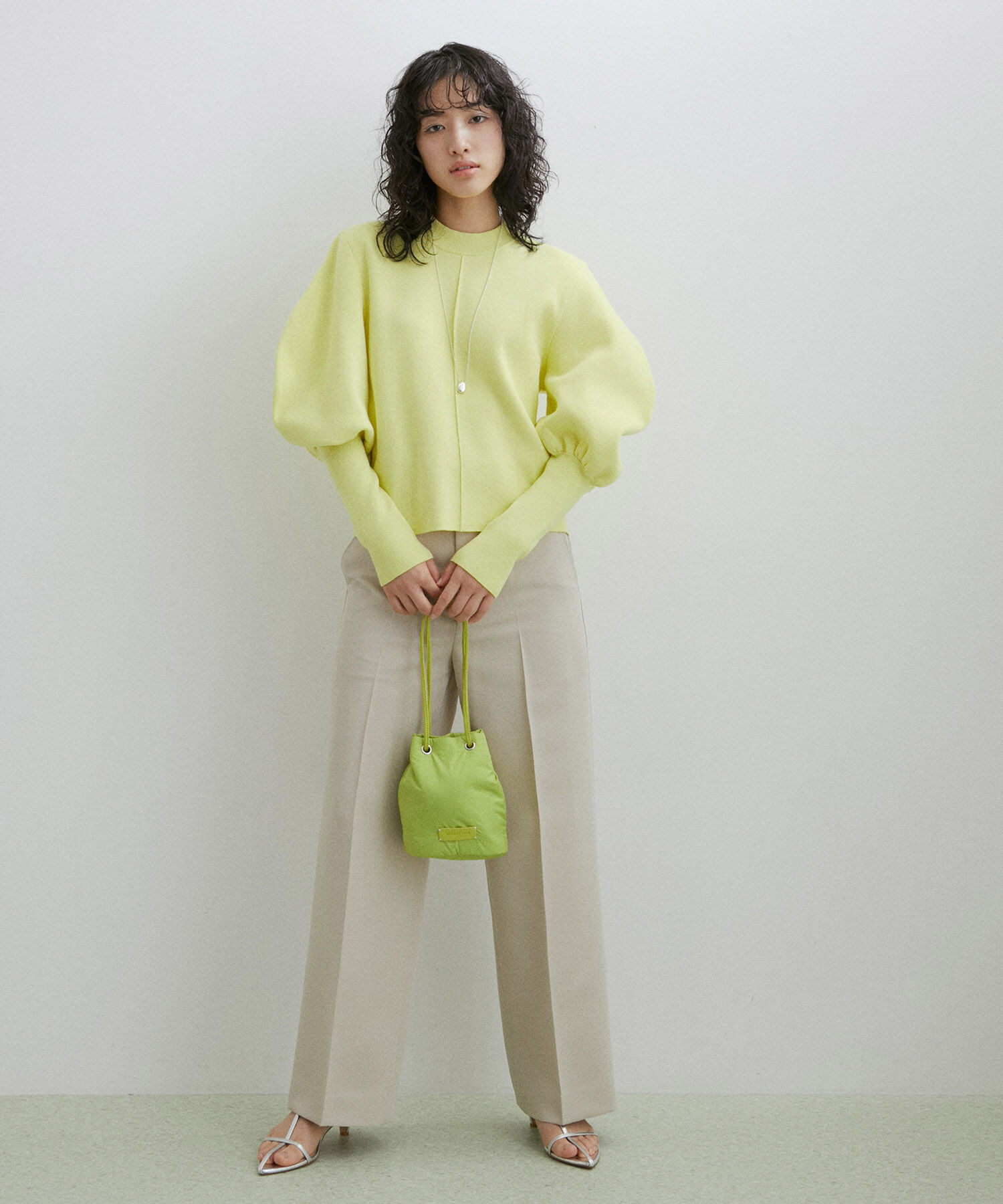 ADAM ET ROPE'「【サステナブル】ナロークロスストラップサンダル」|サンダル|