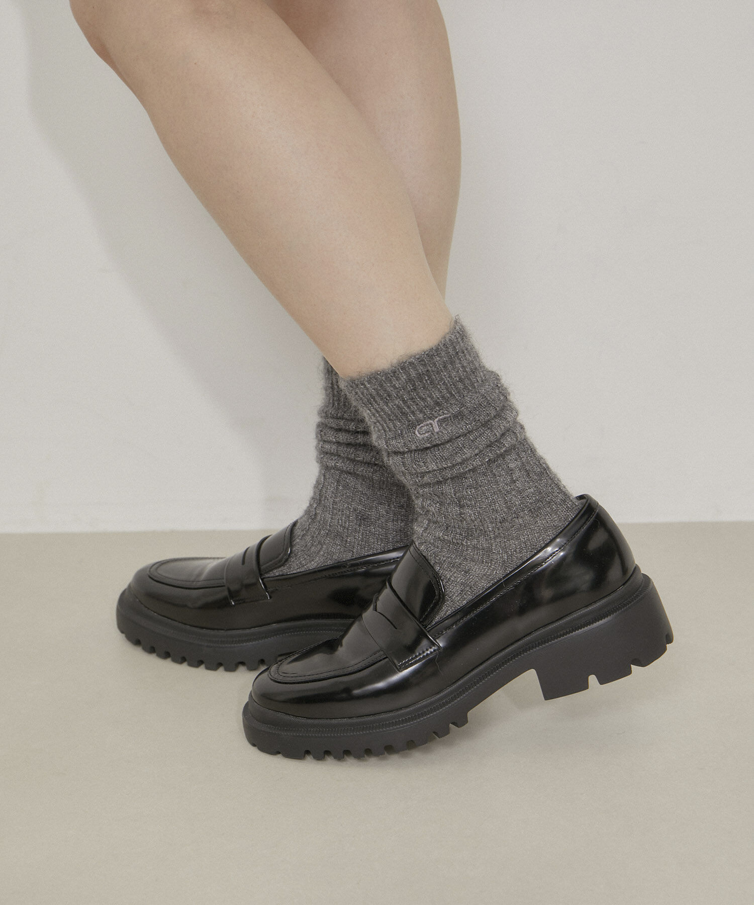 ADAM ET ROPE'「ARロゴヘアリーリブソックス」|ソックス|グレー(07)