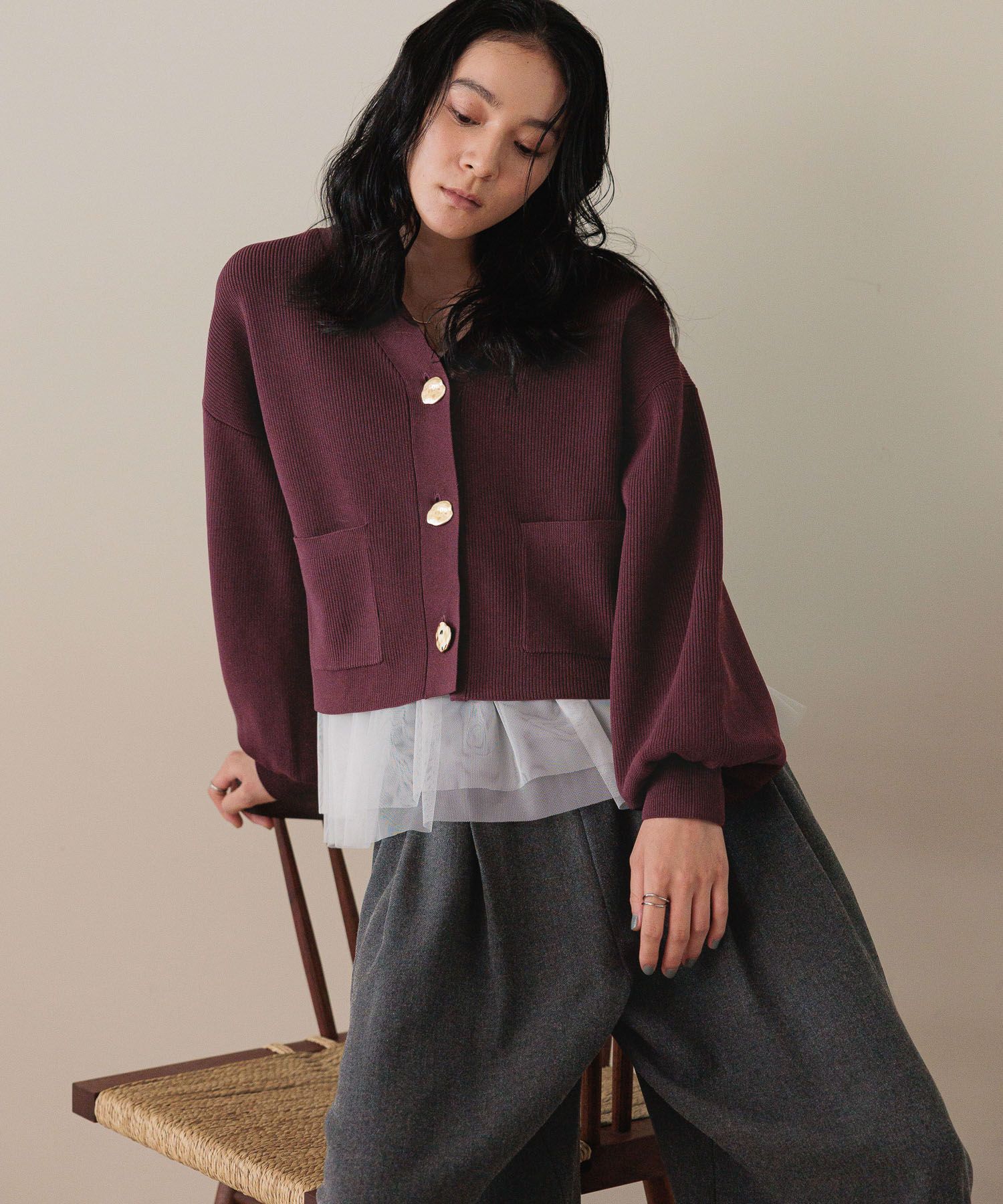 LOWRYS FARM「デコボタンショートカーディガン」|ニット・セーター|