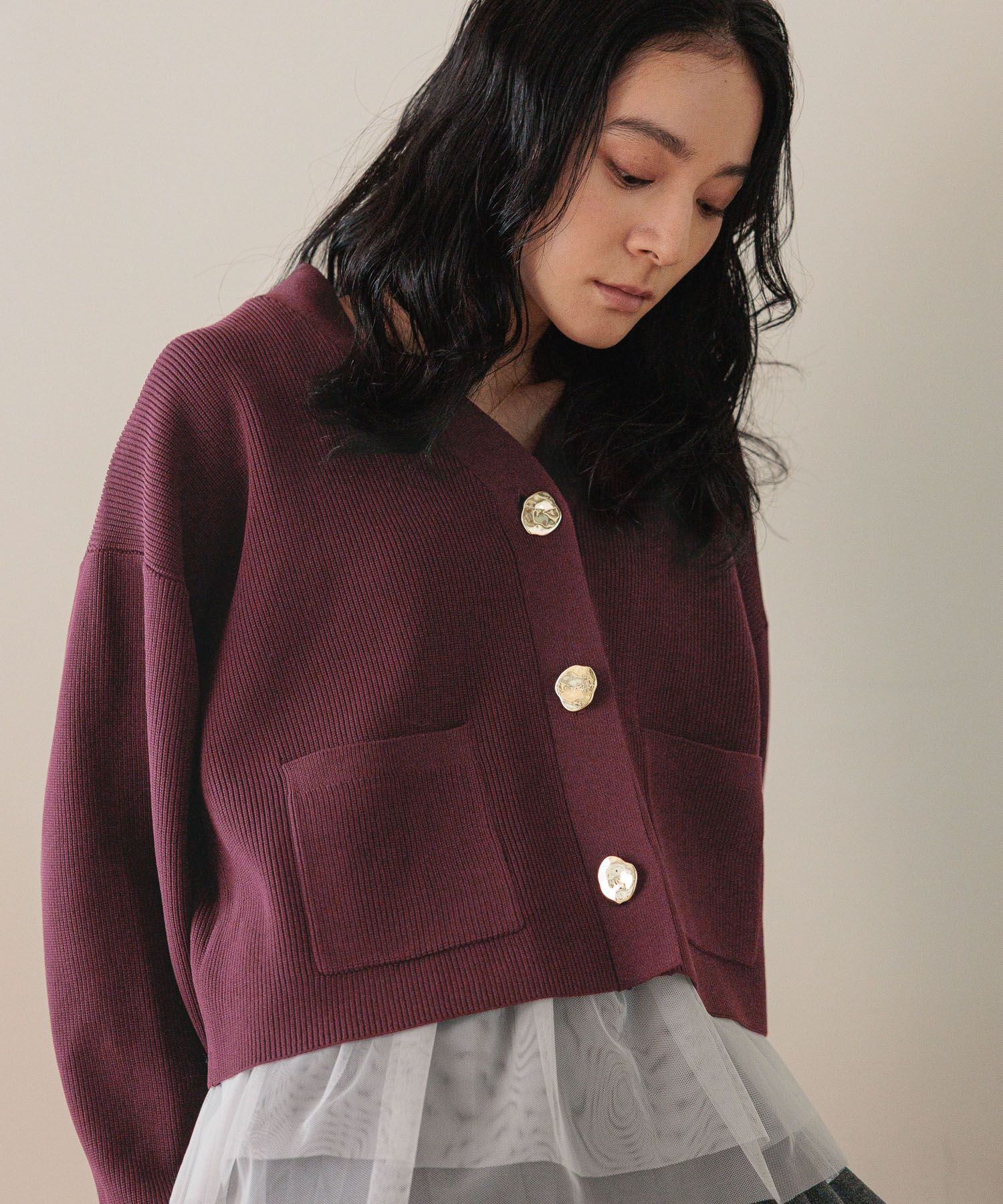 LOWRYS FARM「デコボタンショートカーディガン」|ニット・セーター|