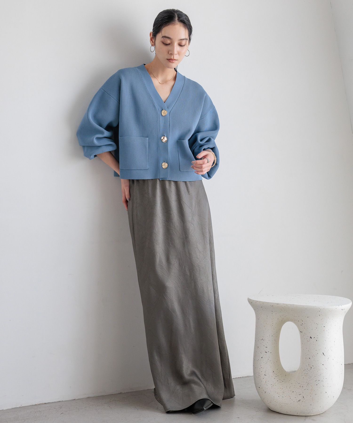 LOWRYS FARM「デコボタンショートカーディガン」|ニット・セーター|