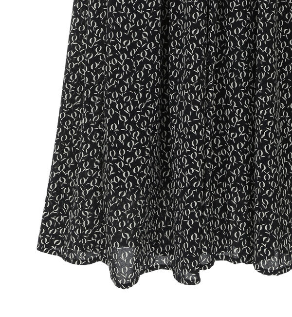 TIARA「モノトーンリーフプリントシャーリングワンピース」|ワンピース|