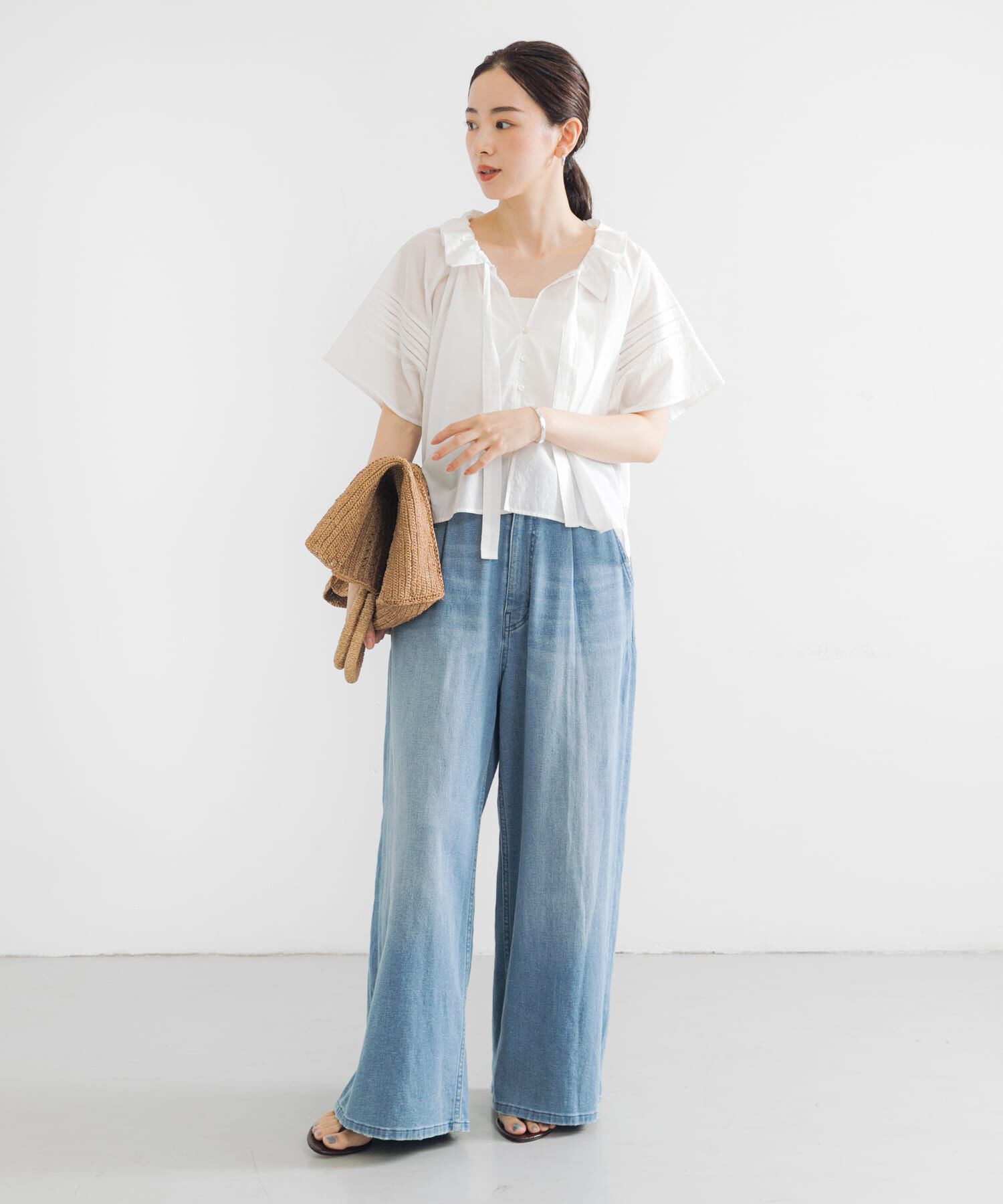 URBAN RESEARCH「ハーフスリーブフリルカラーブラウス」|シャツ・ブラウス|